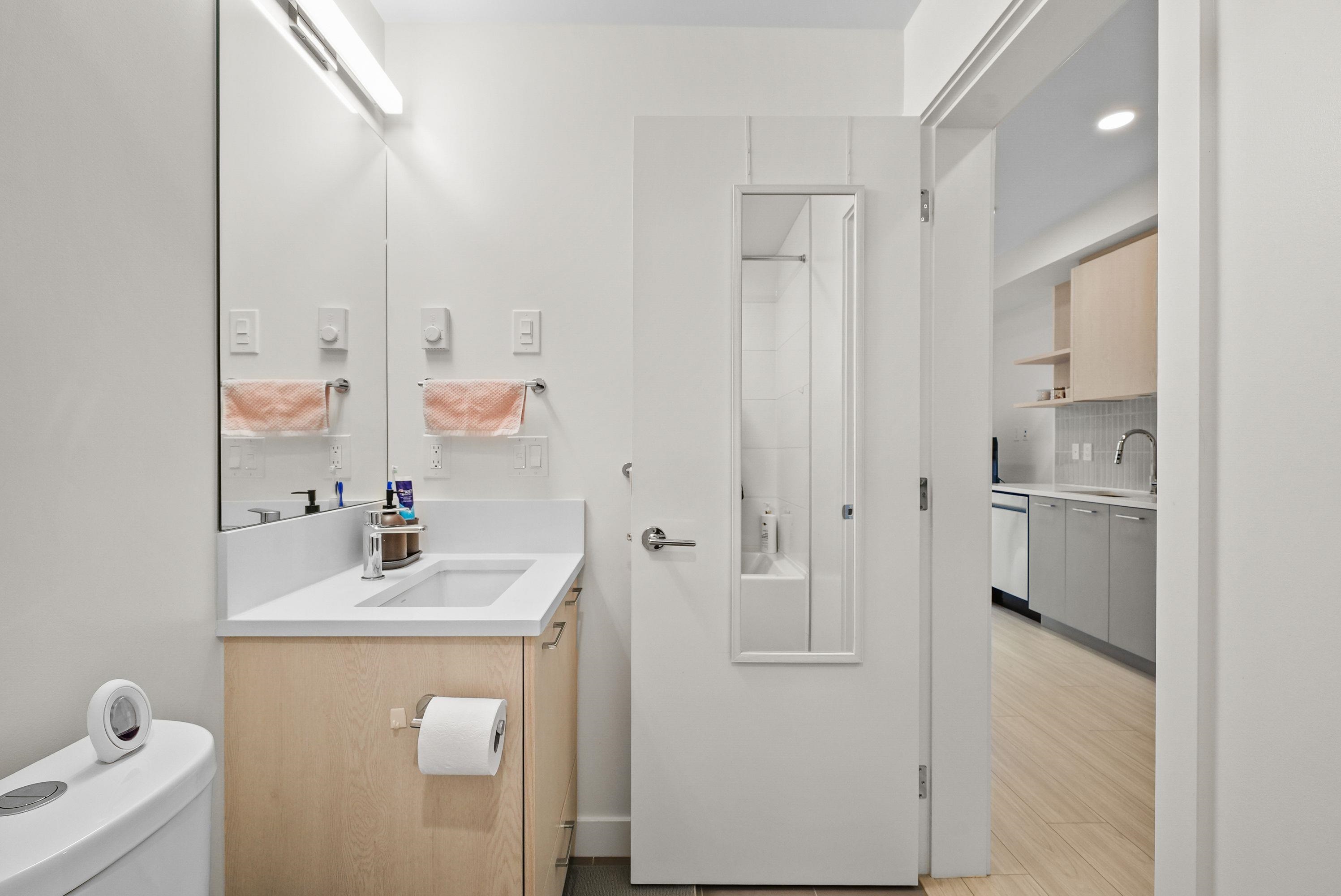 211 10777 138 STREET Unit: 211