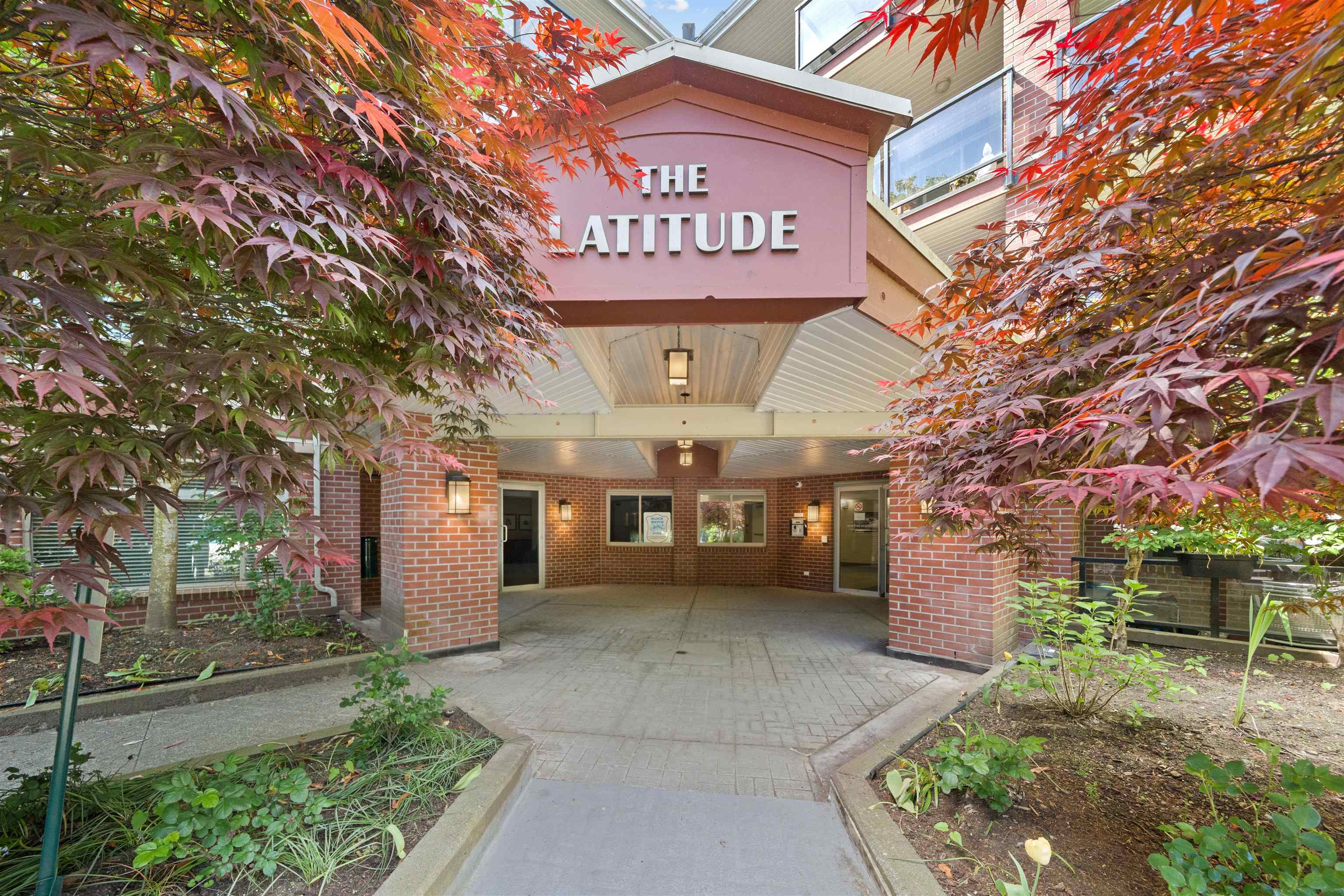 327 2233 MCKENZIE ROAD Unit: 327