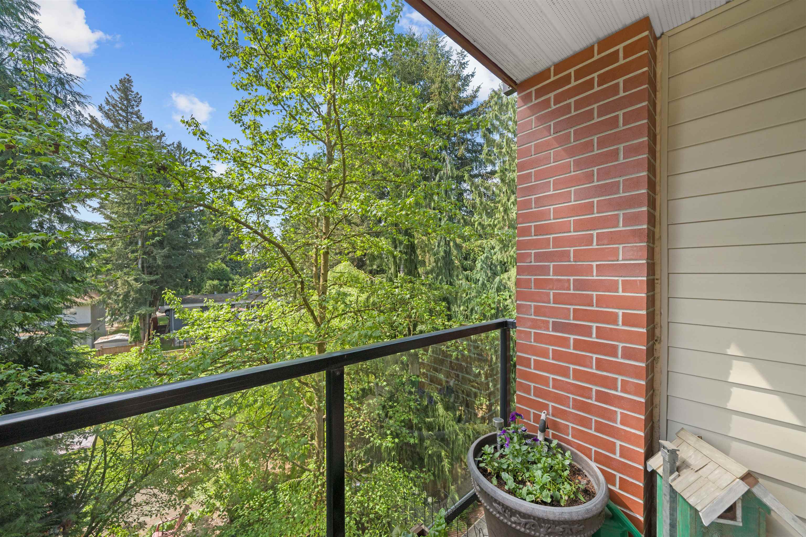 327 2233 MCKENZIE ROAD Unit: 327
