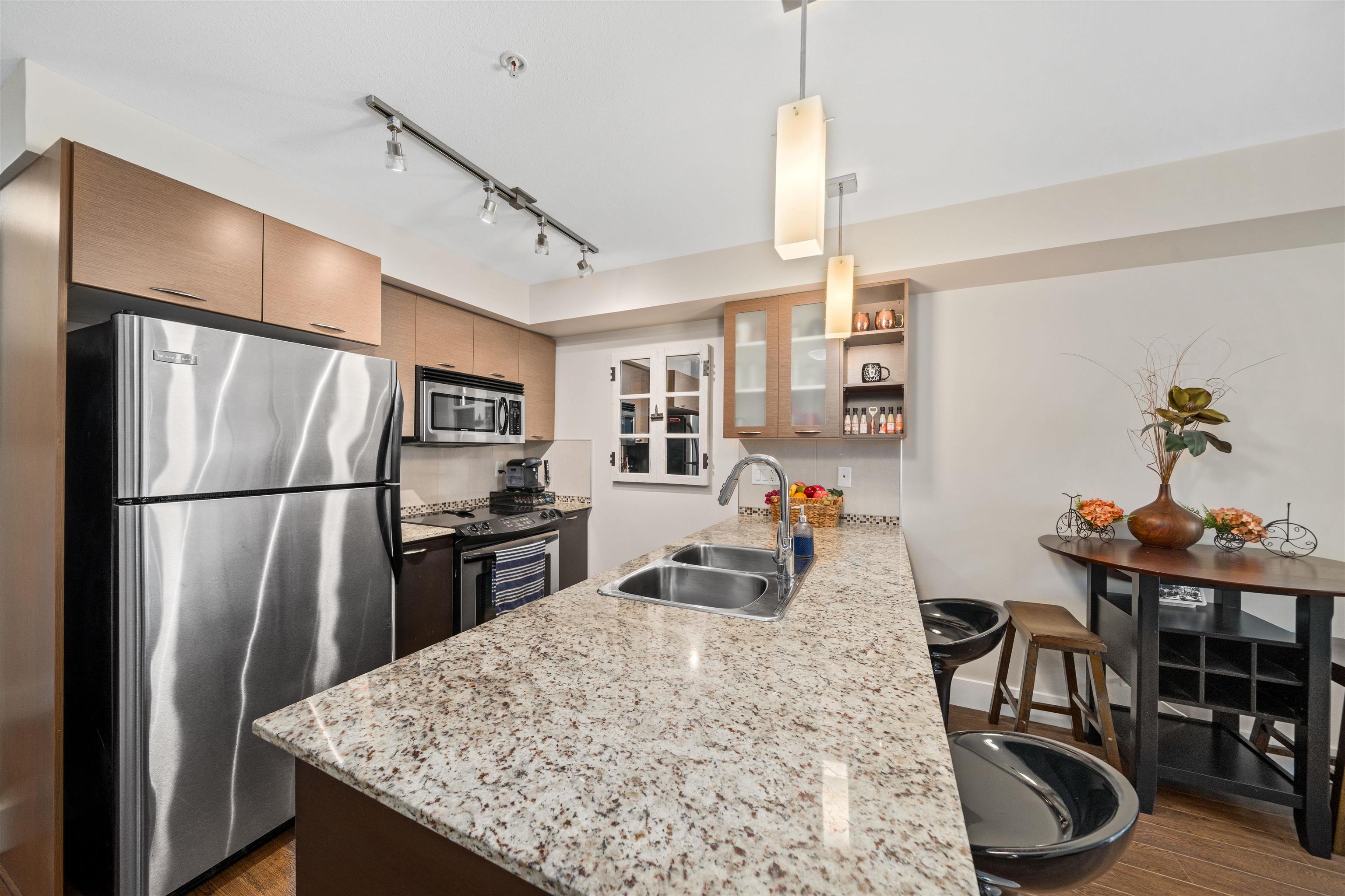 327 2233 MCKENZIE ROAD Unit: 327