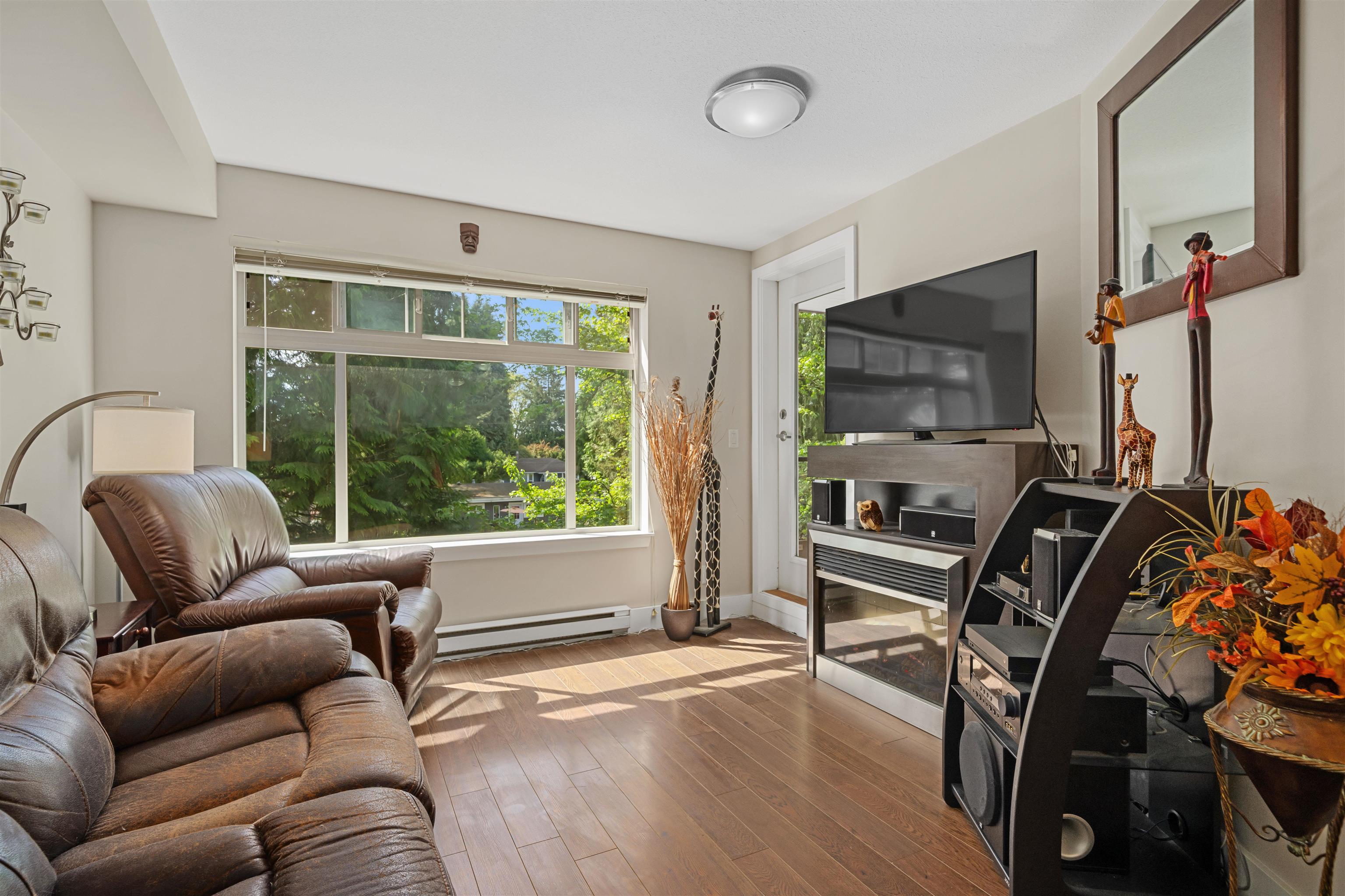 327 2233 MCKENZIE ROAD Unit: 327
