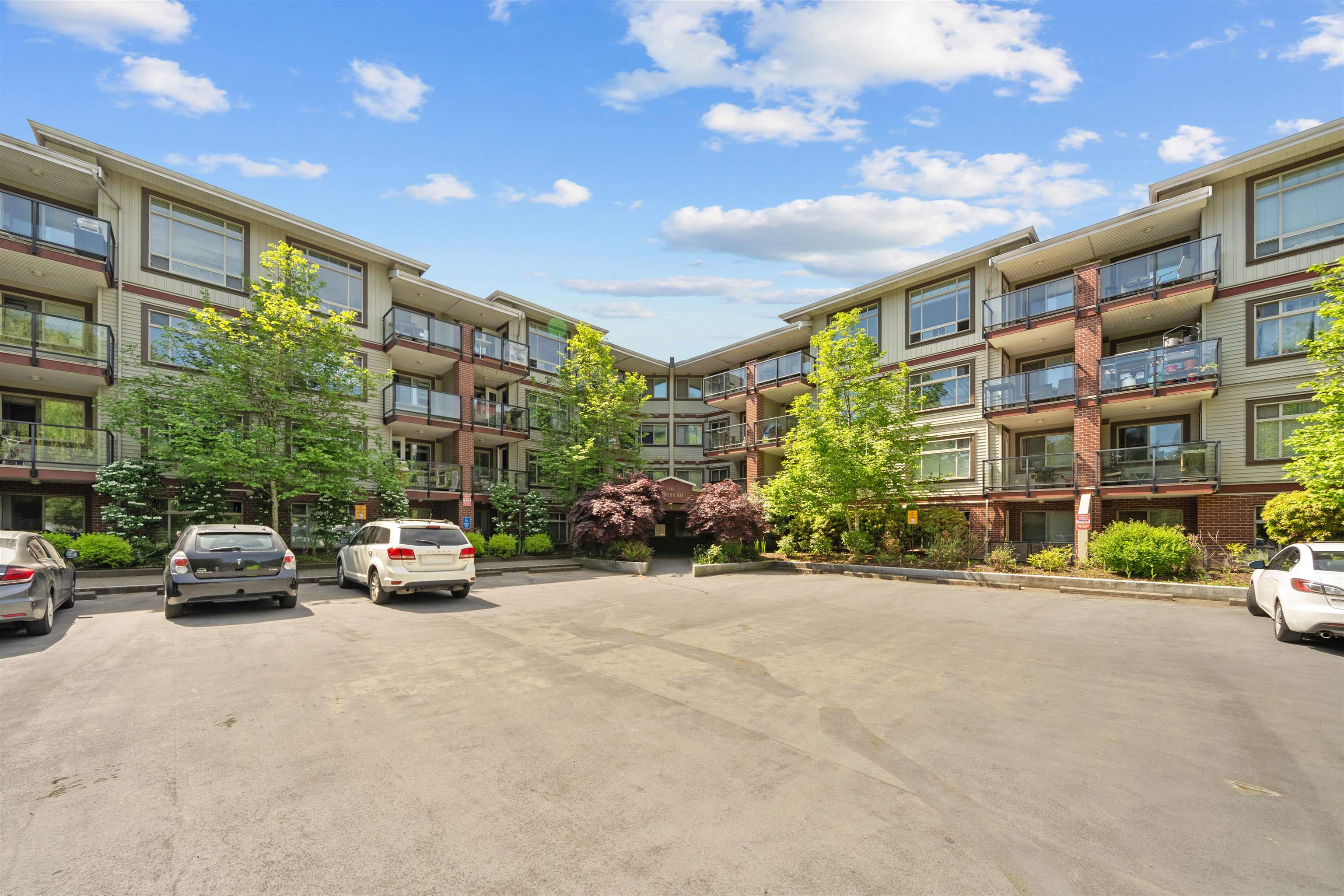 327 2233 MCKENZIE ROAD Unit: 327
