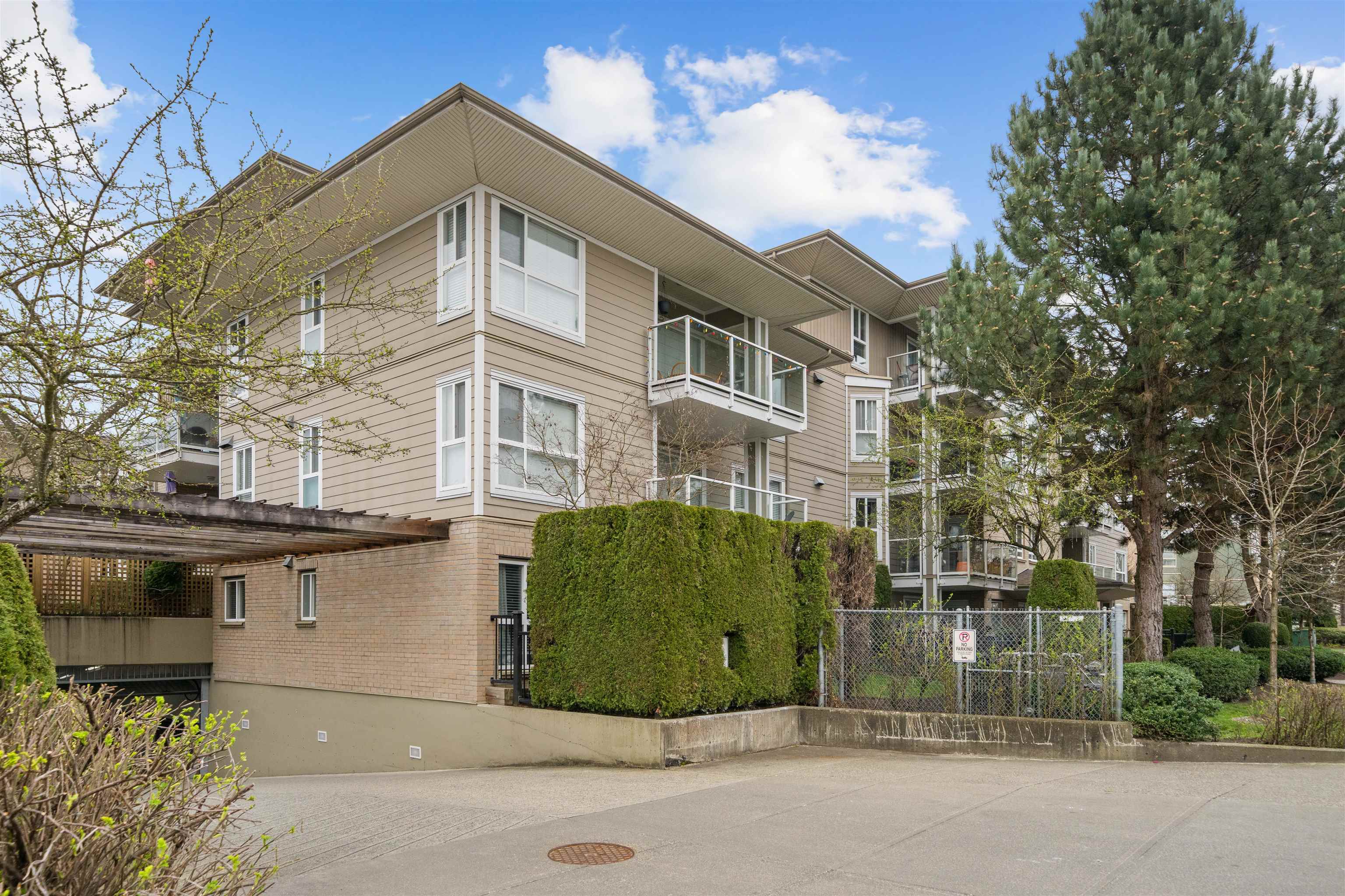 213 22255 122 AVENUE Unit: 213