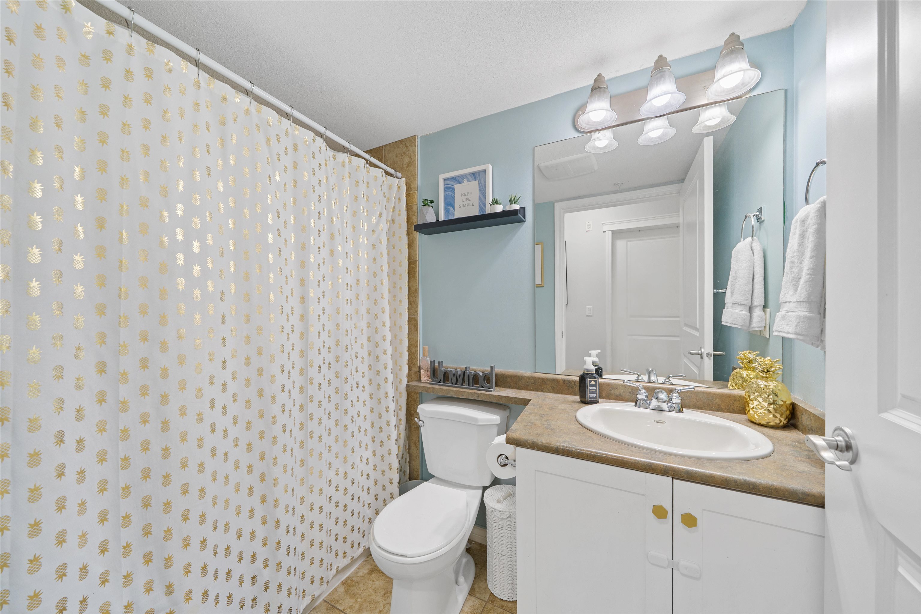 213 22255 122 AVENUE Unit: 213