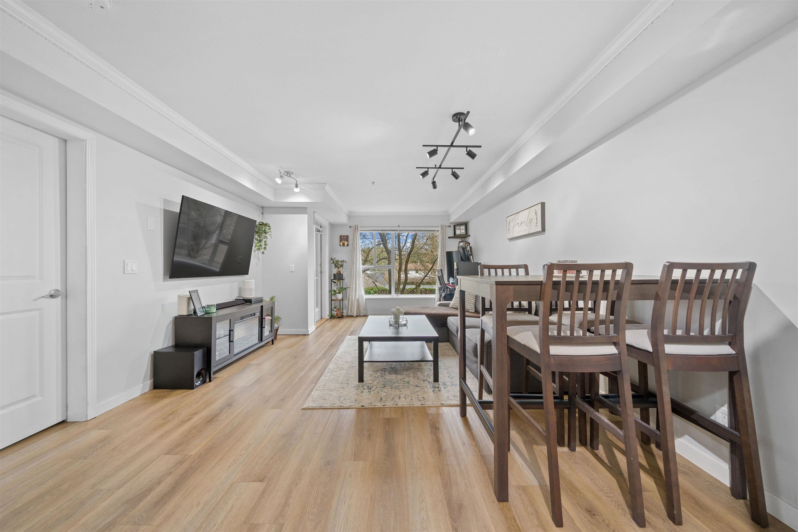 213 22255 122 AVENUE Unit: 213