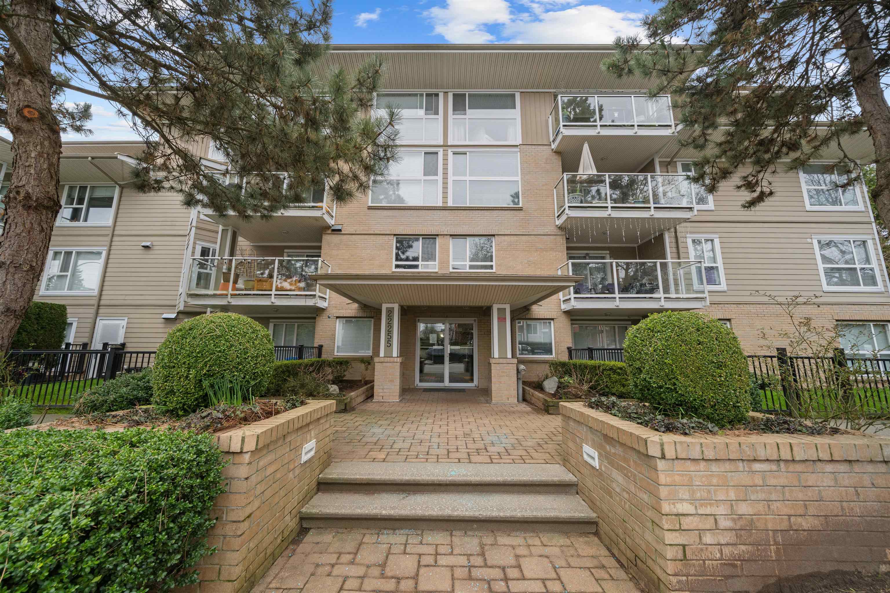 213 22255 122 AVENUE Unit: 213