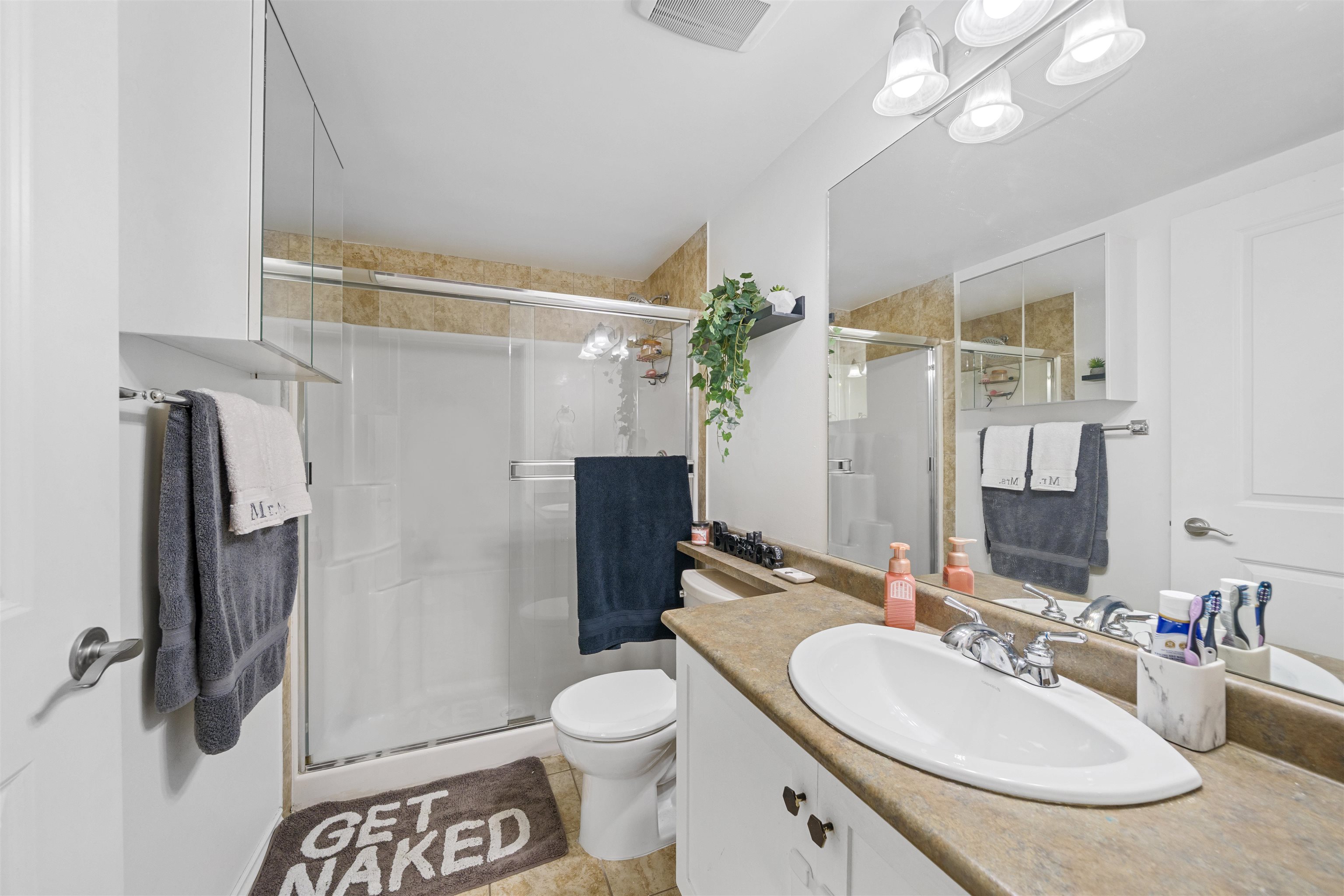 213 22255 122 AVENUE Unit: 213