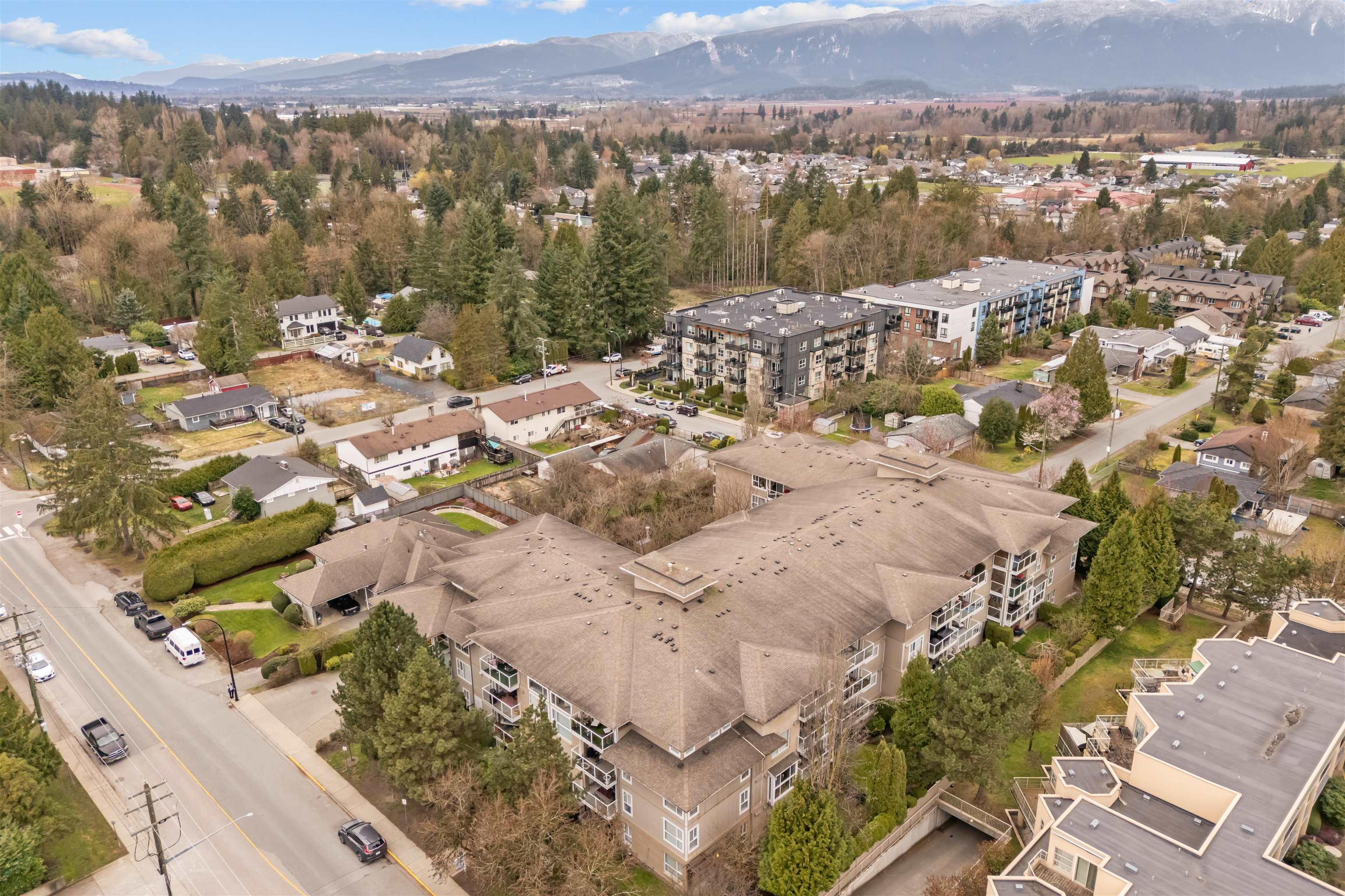 213 22255 122 AVENUE Unit: 213