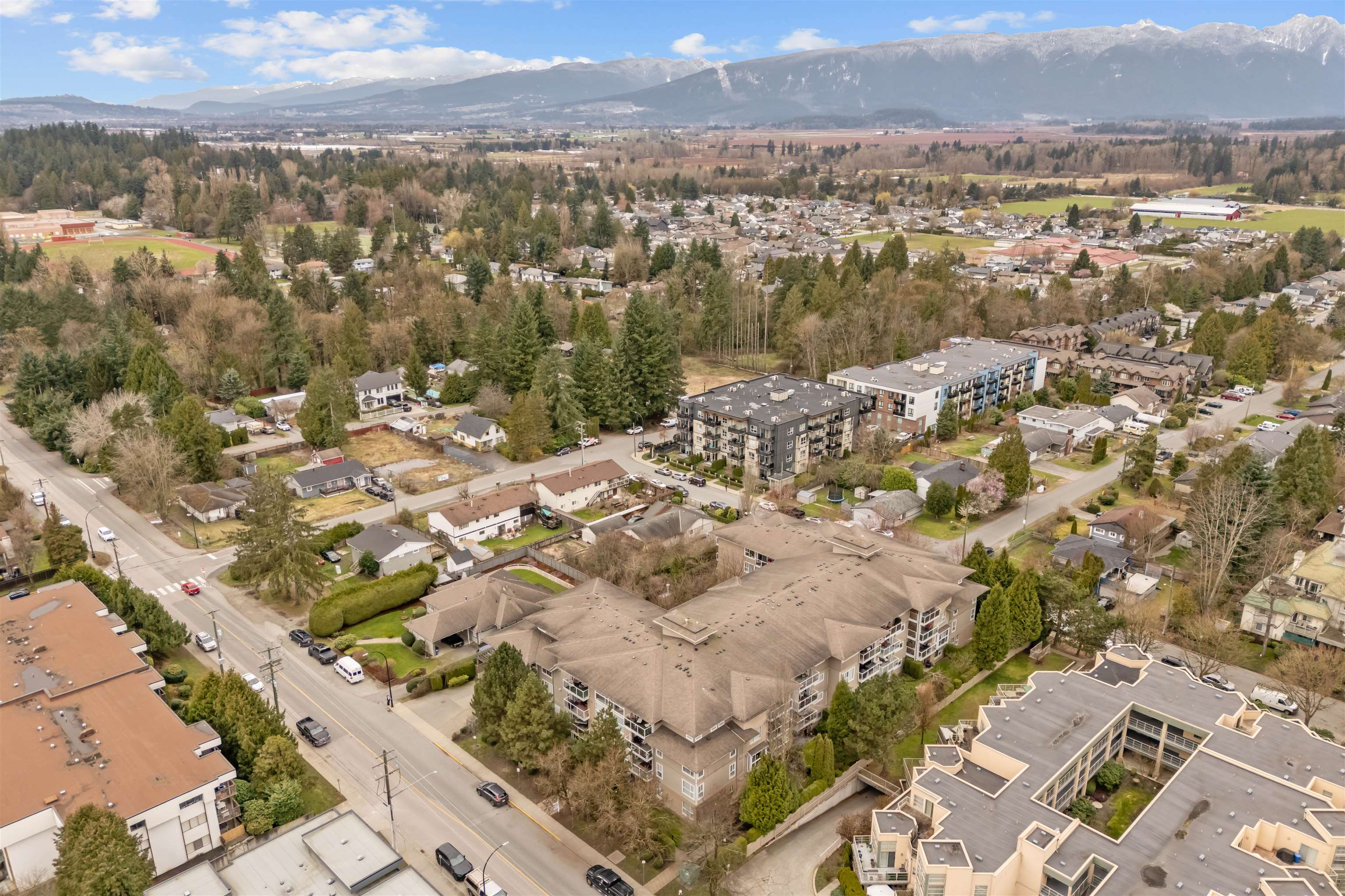 213 22255 122 AVENUE Unit: 213