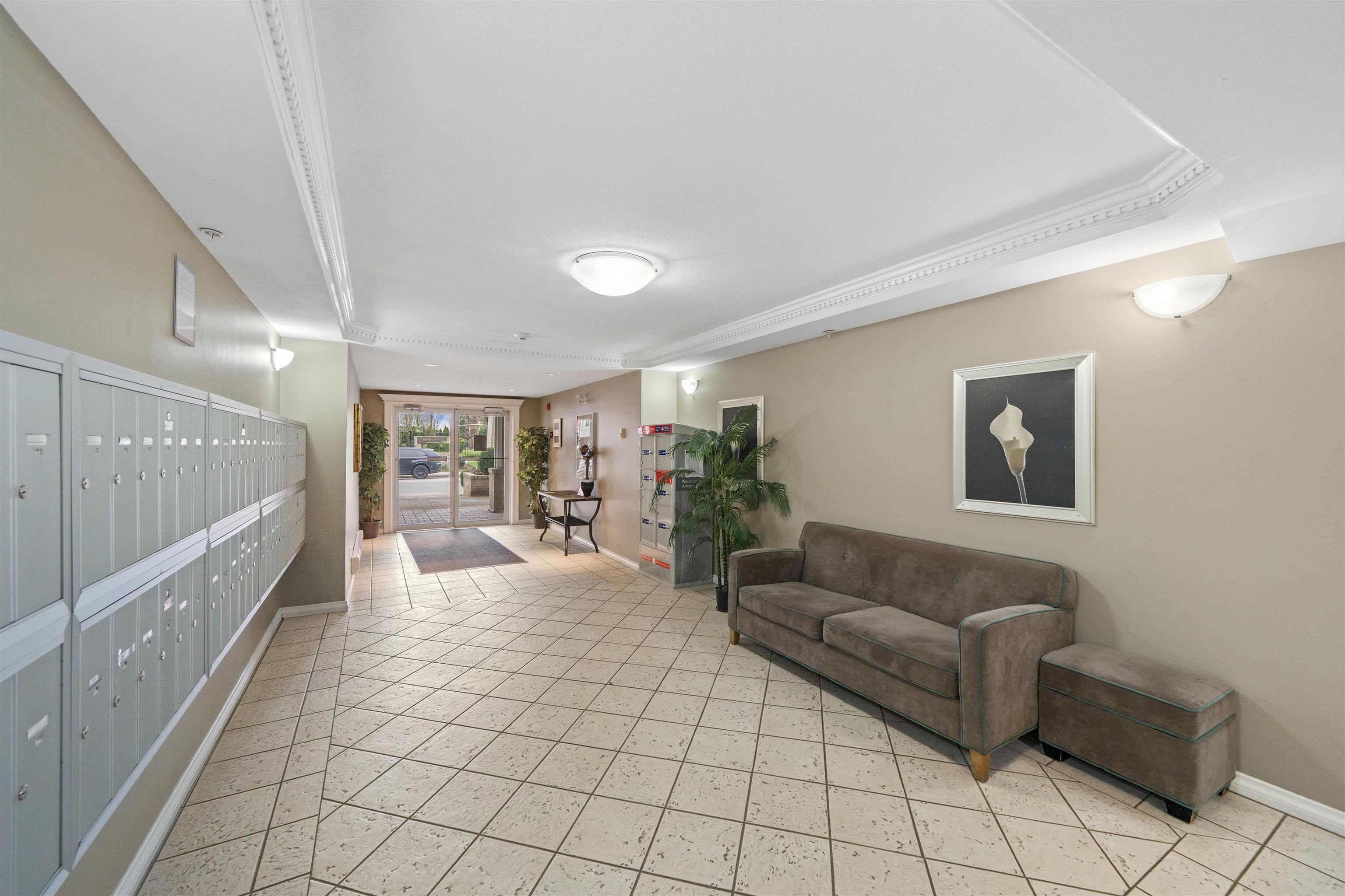 213 22255 122 AVENUE Unit: 213