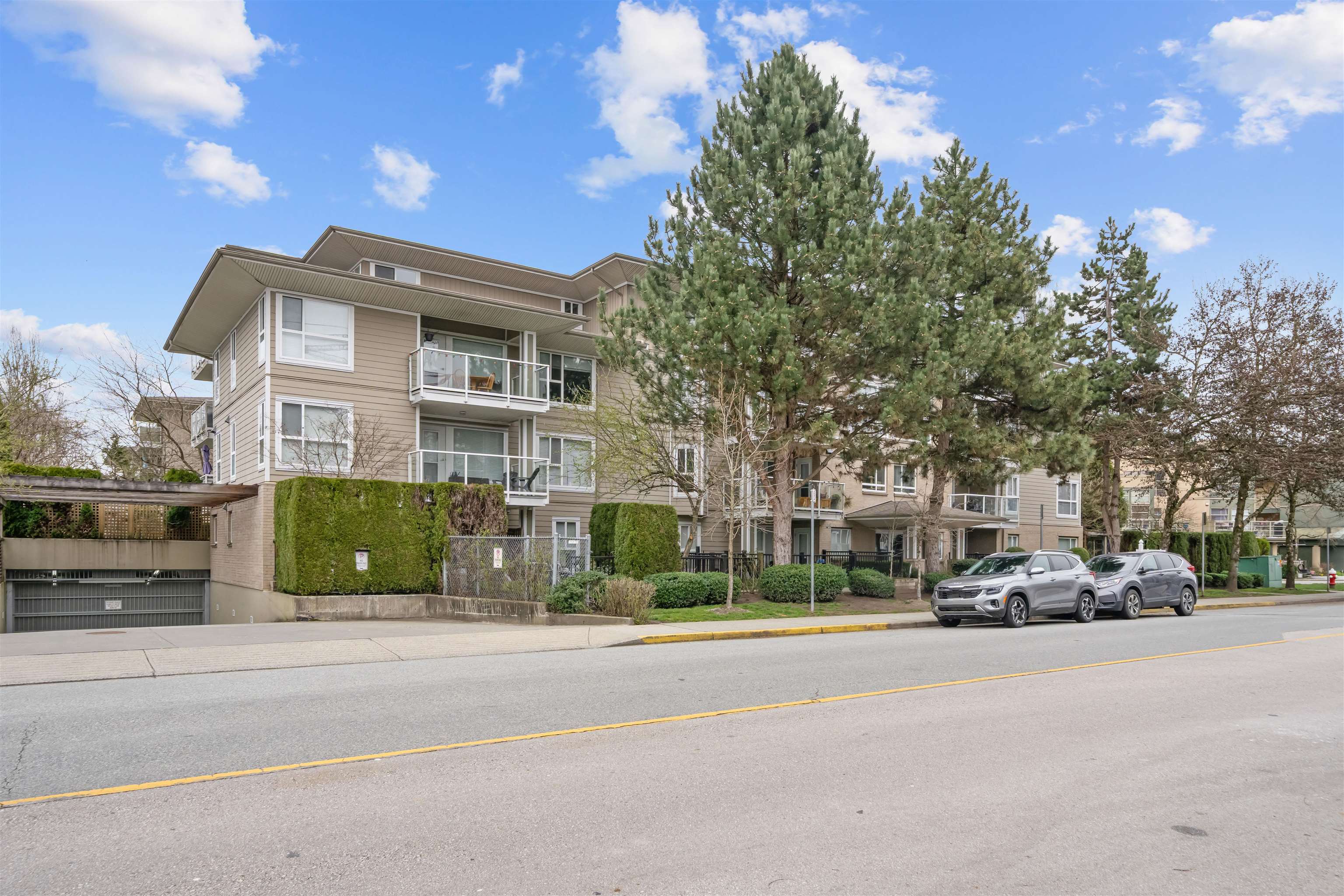 213 22255 122 AVENUE Unit: 213