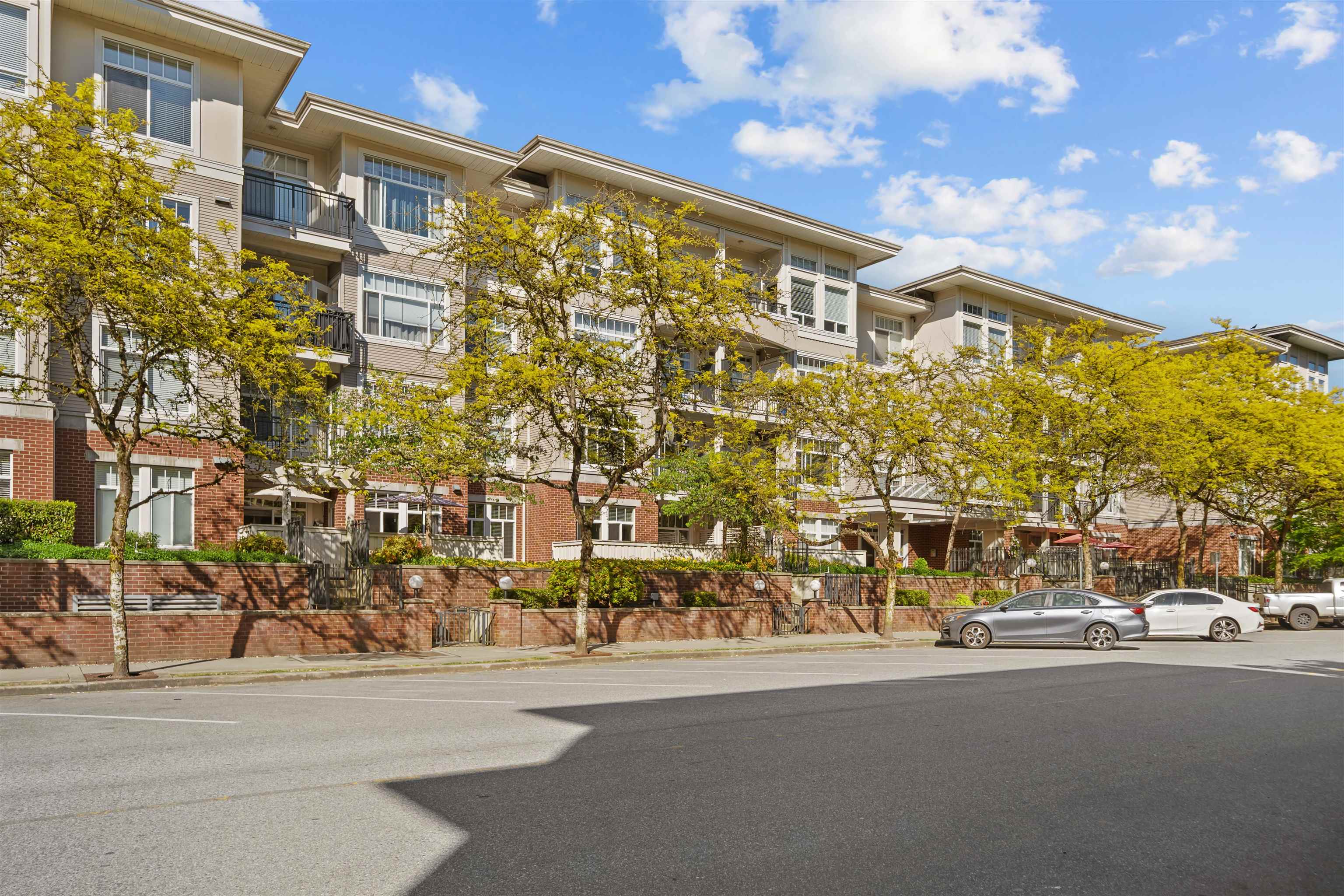 116 2353 MARPOLE AVENUE Unit: 116