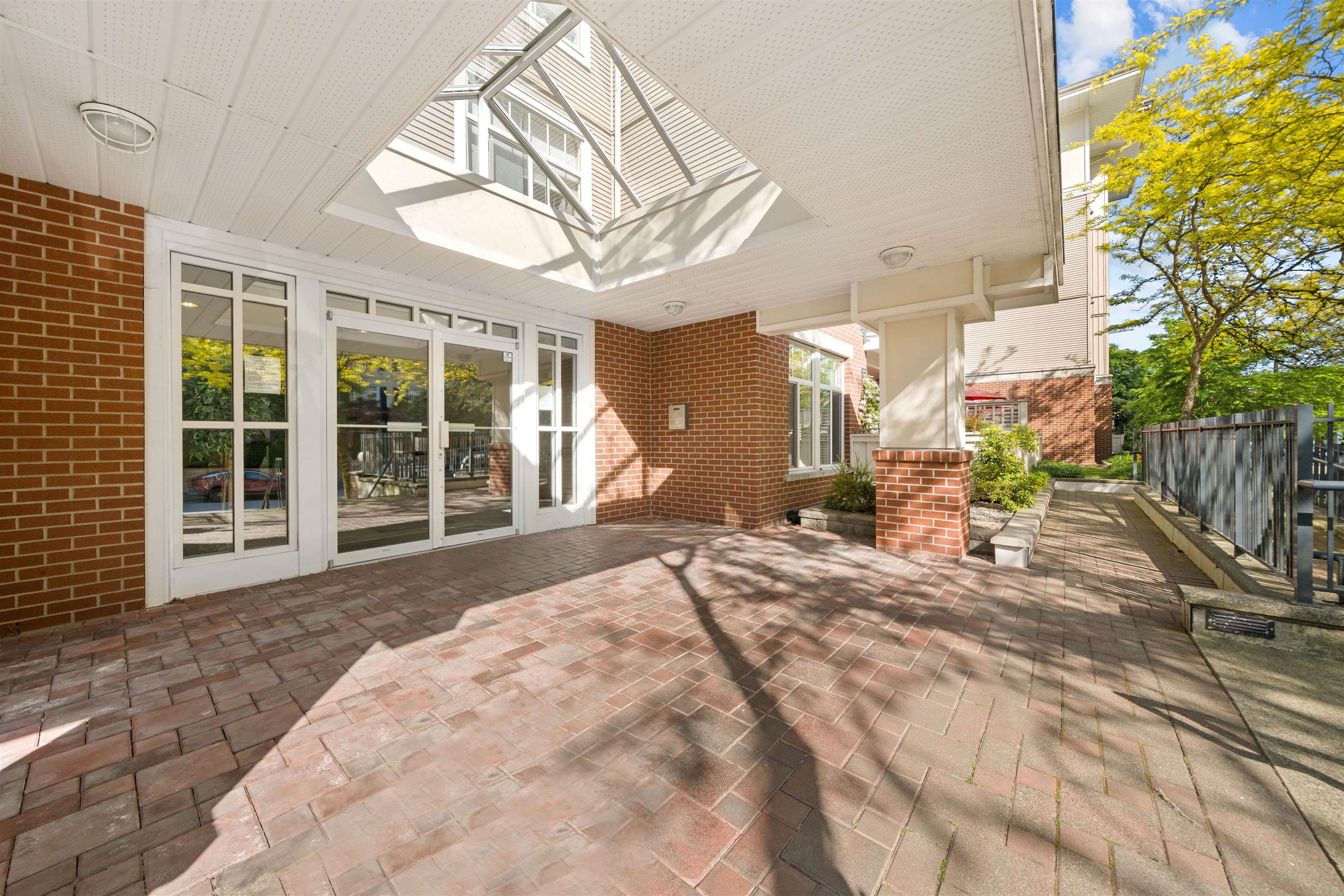116 2353 MARPOLE AVENUE Unit: 116