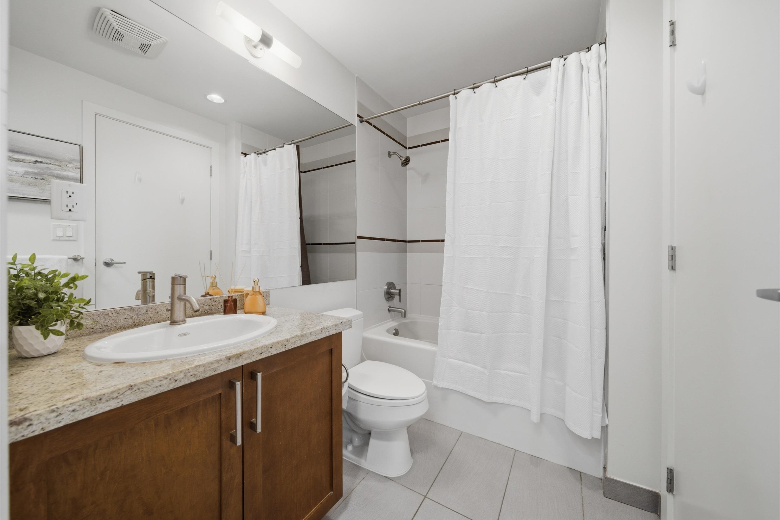 306 2055 YUKON STREET Unit: 306