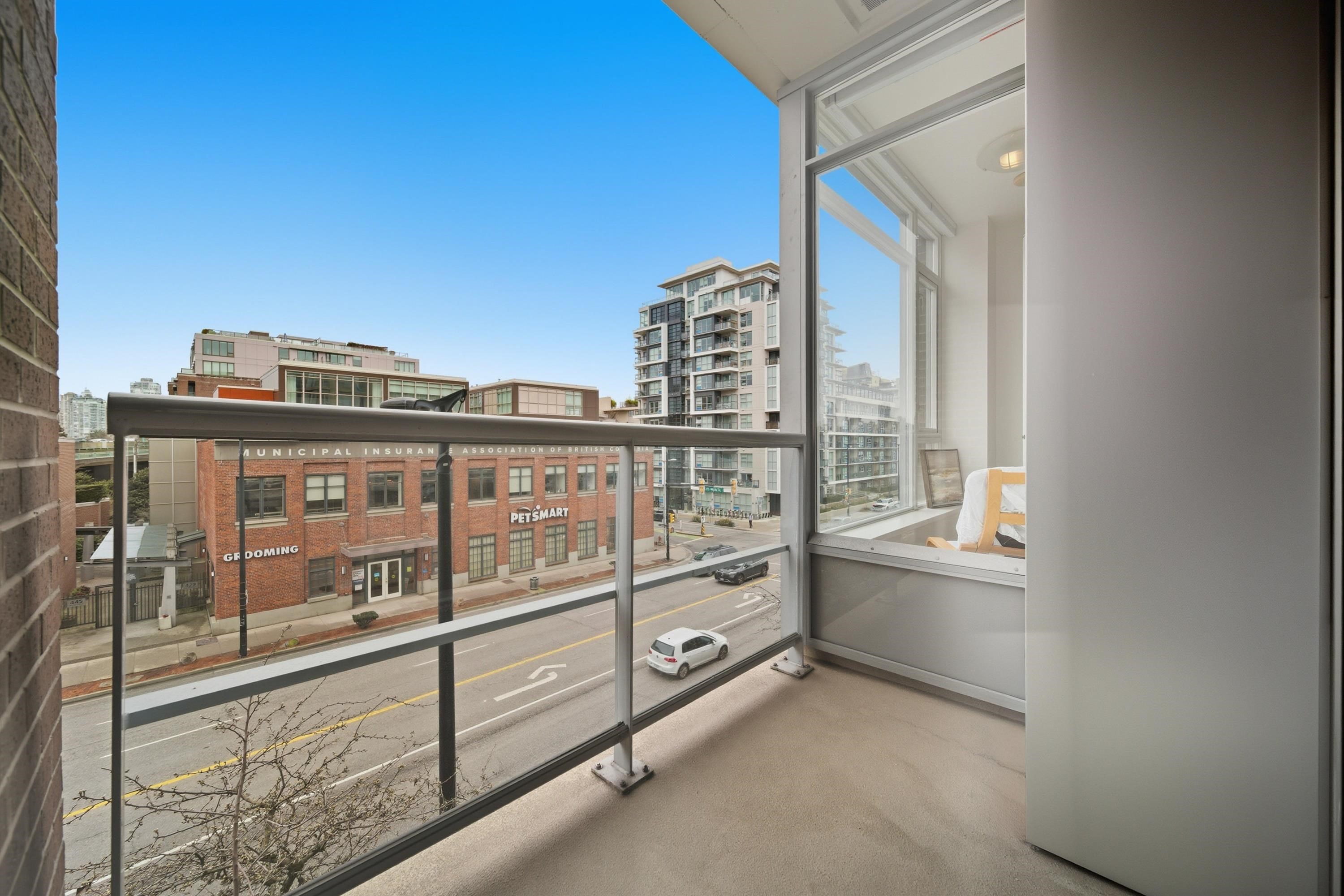306 2055 YUKON STREET Unit: 306