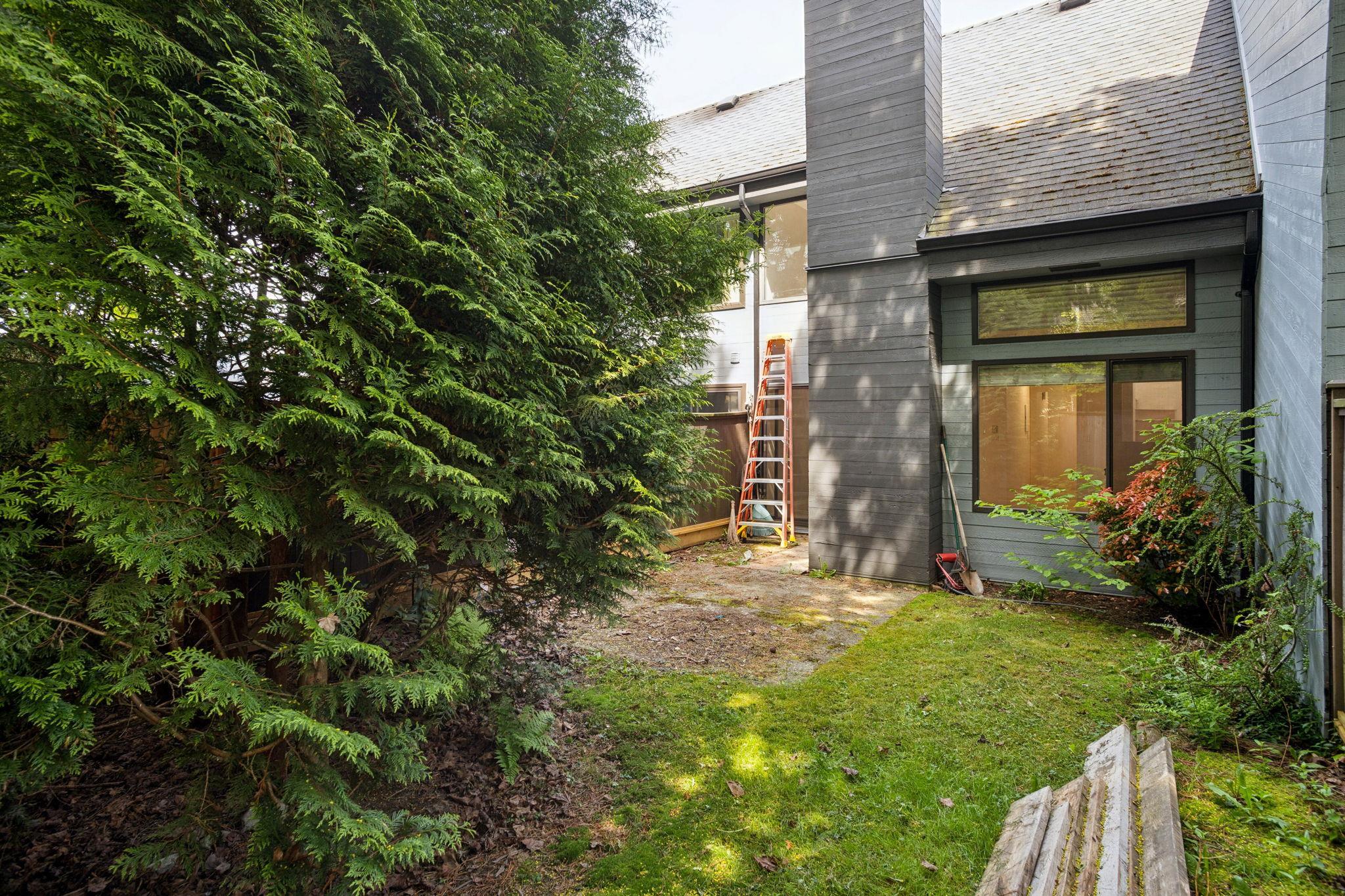 61 3851 BLUNDELL ROAD Unit: 61