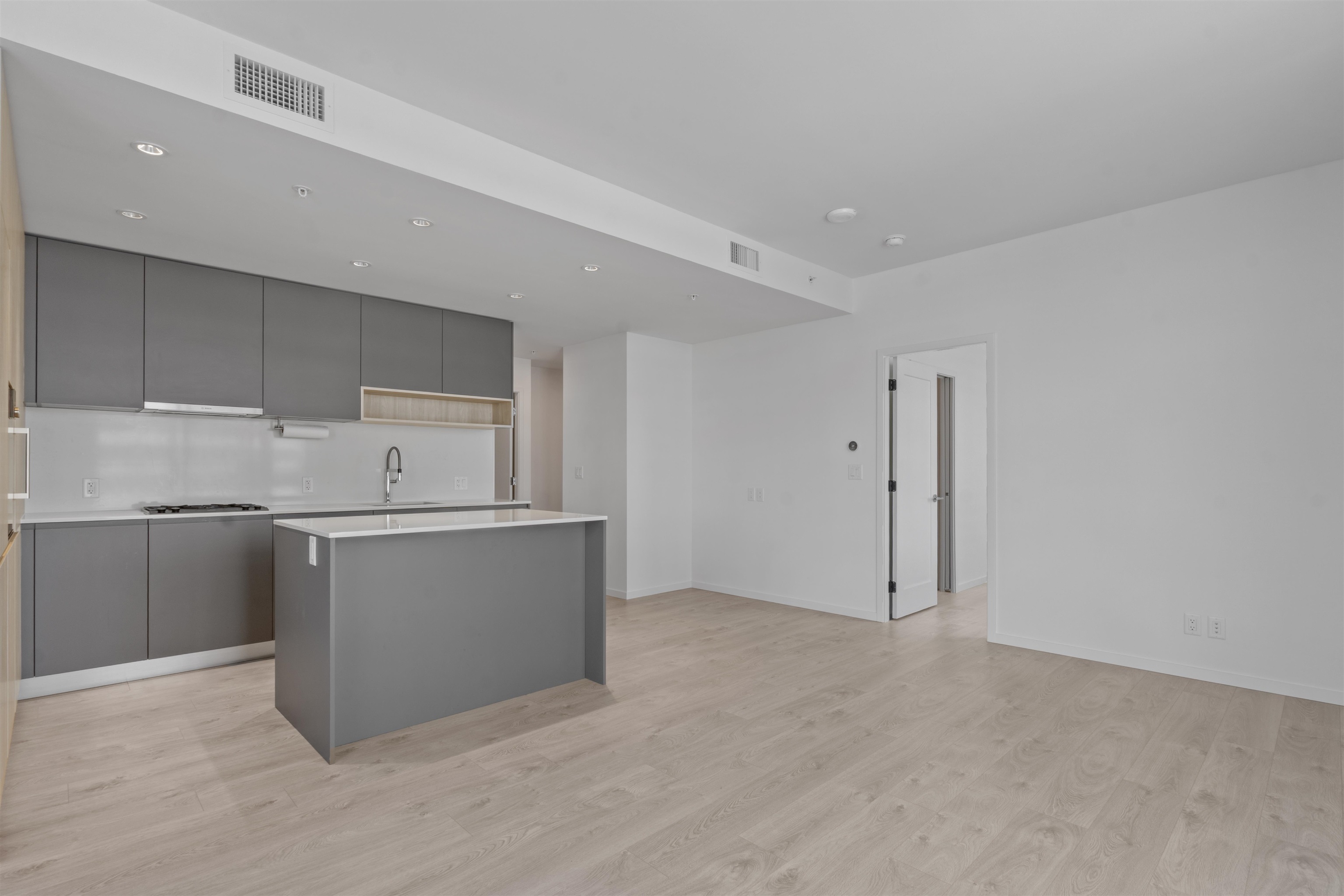 468 6600 MINORU BOULEVARD Unit: 468