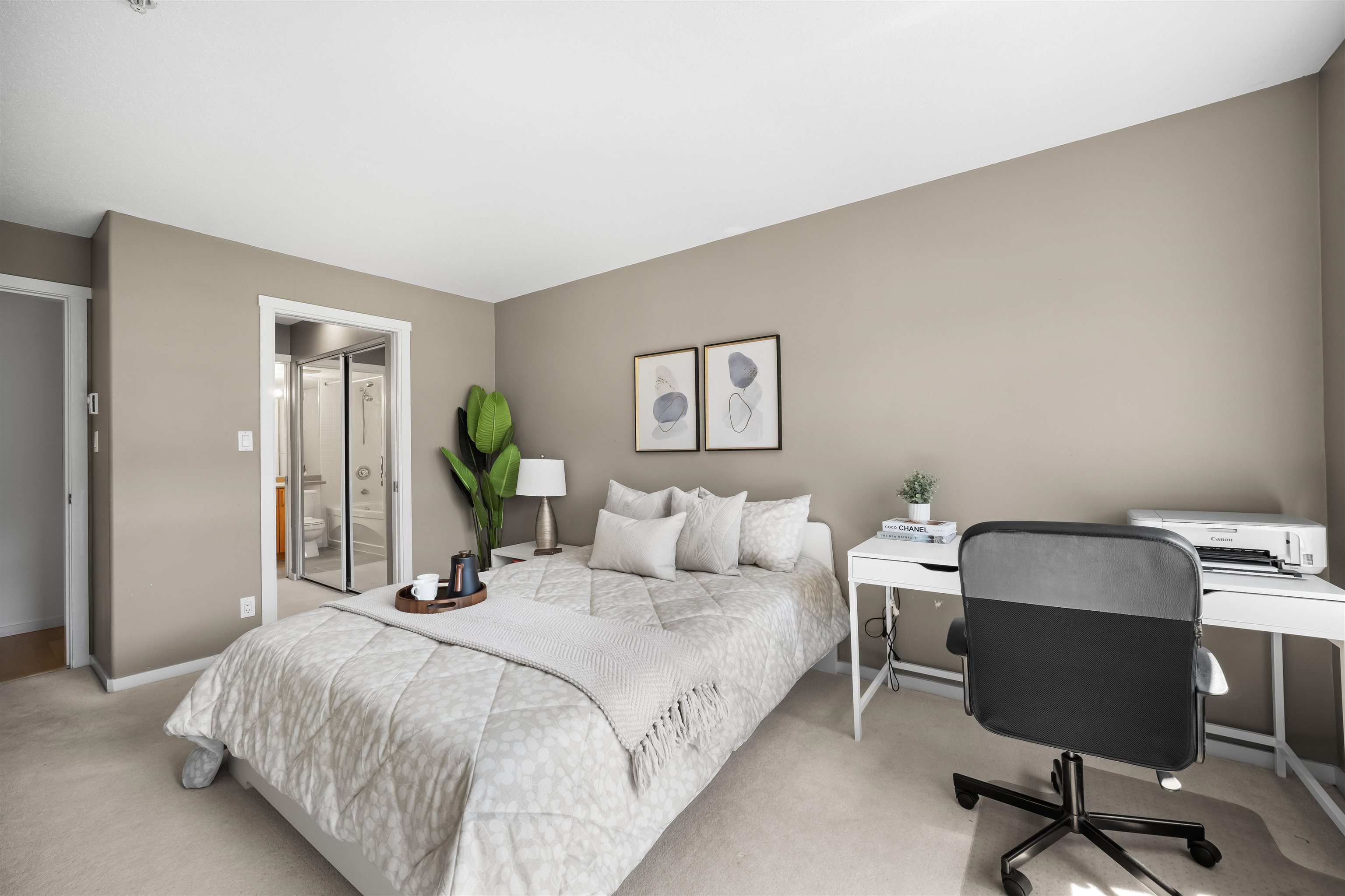 302 3142 ST JOHNS STREET Unit: 302