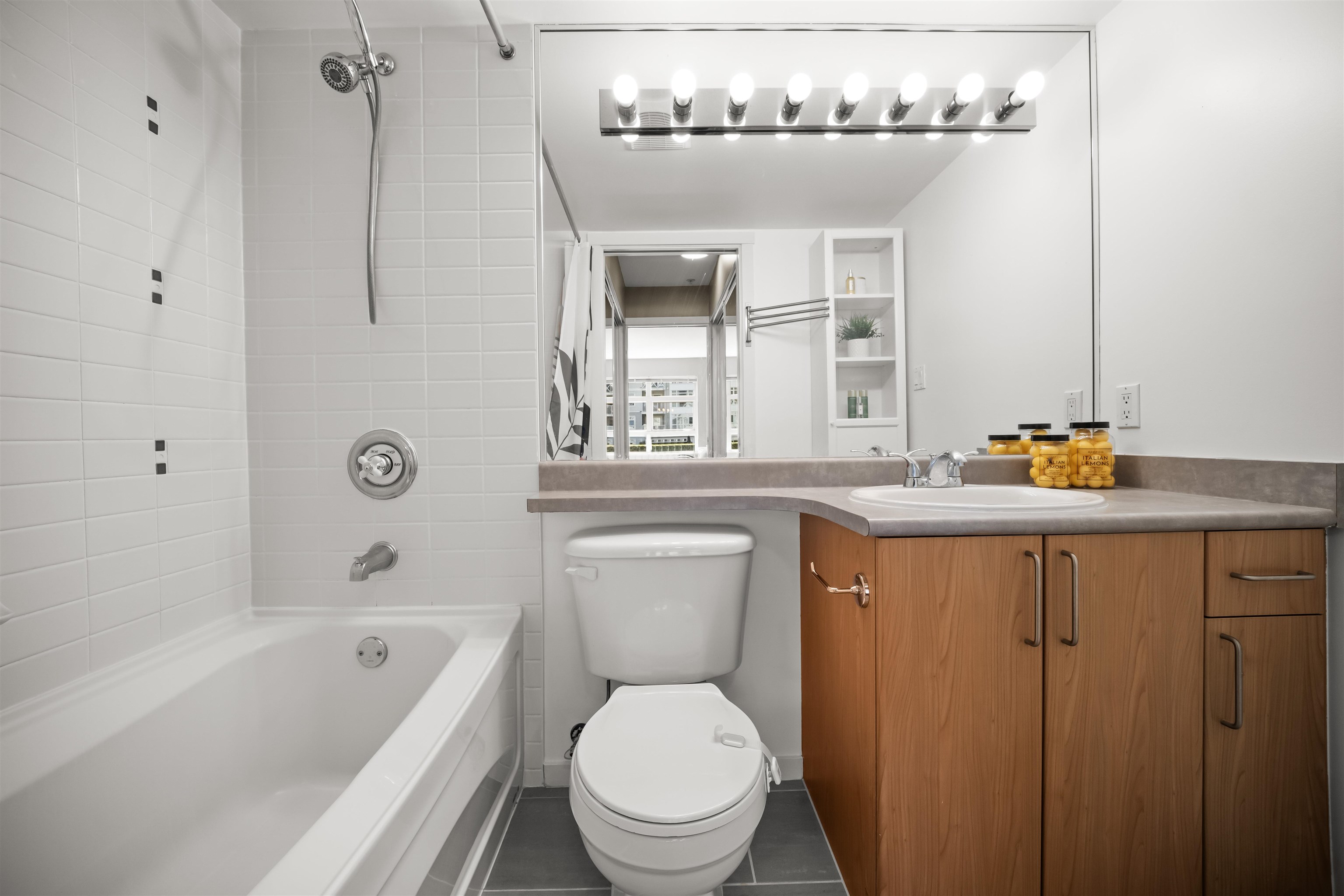 302 3142 ST JOHNS STREET Unit: 302
