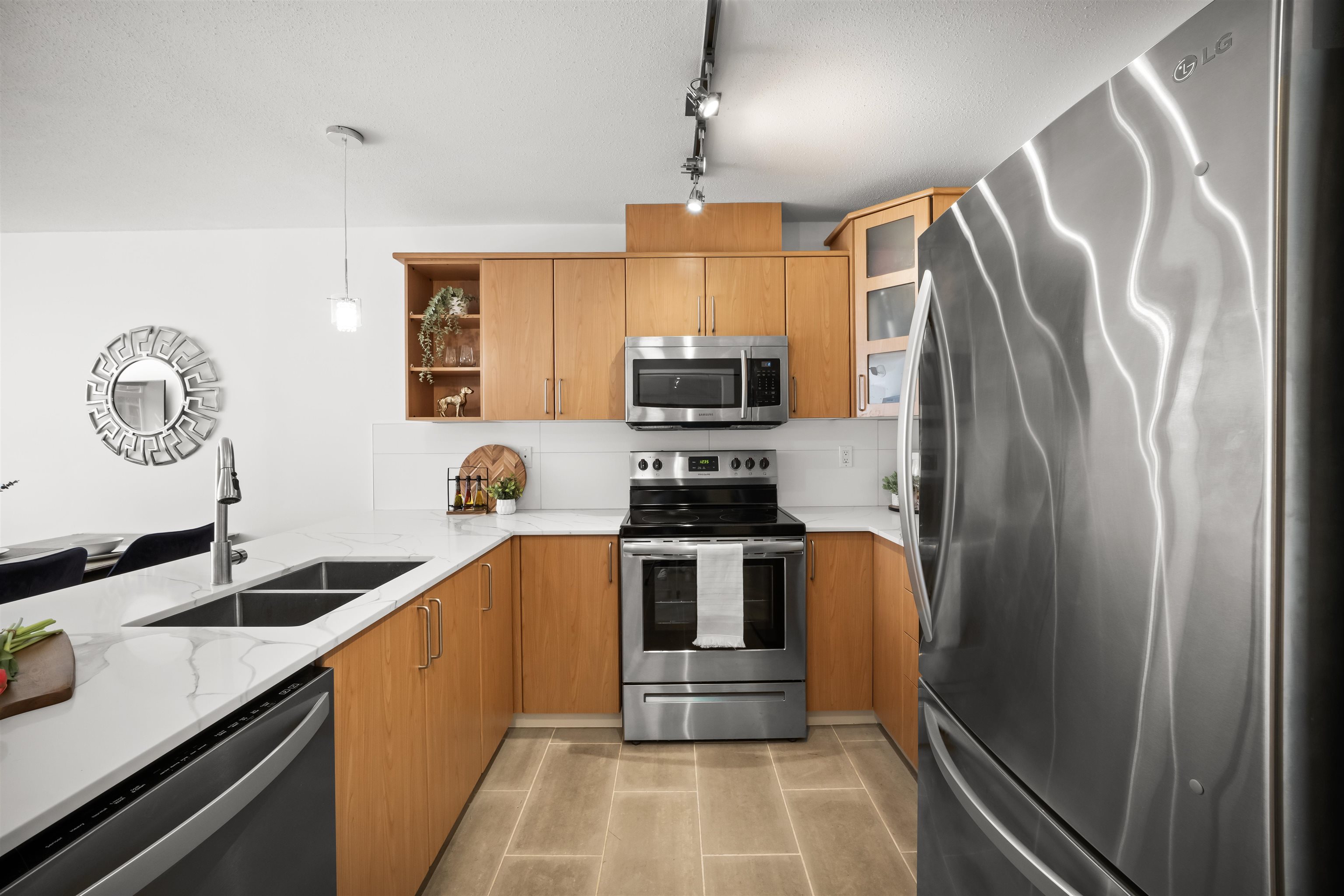 302 3142 ST JOHNS STREET Unit: 302