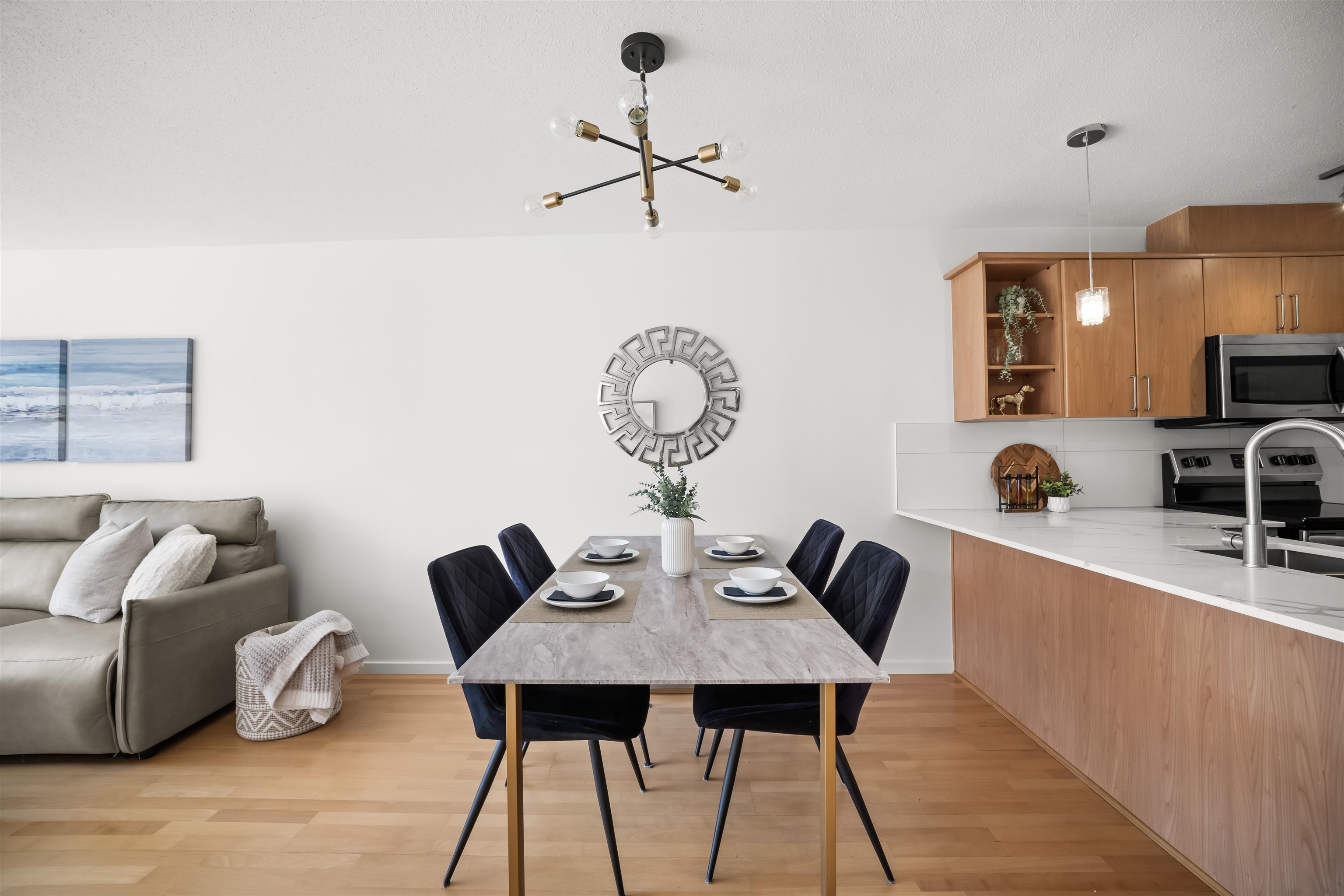 302 3142 ST JOHNS STREET Unit: 302