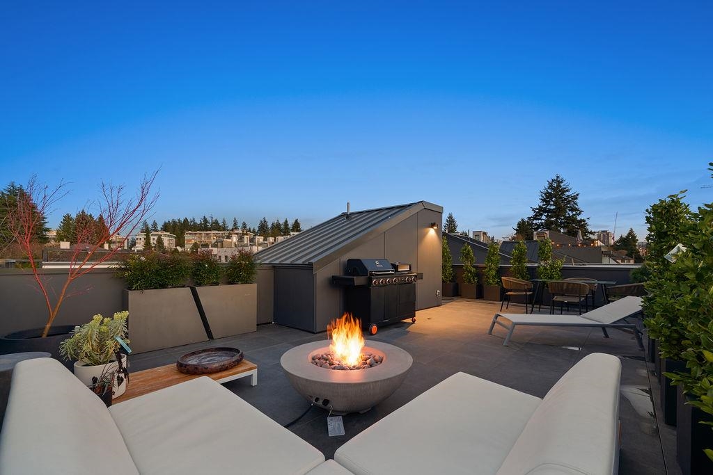 692 W 29TH AVENUE