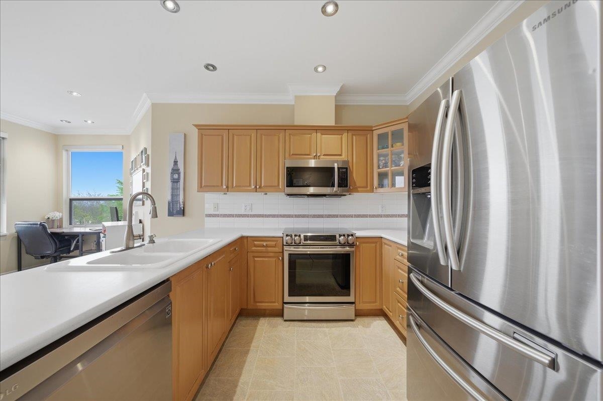 307 5270 OAKMOUNT CRESCENT Unit: 307