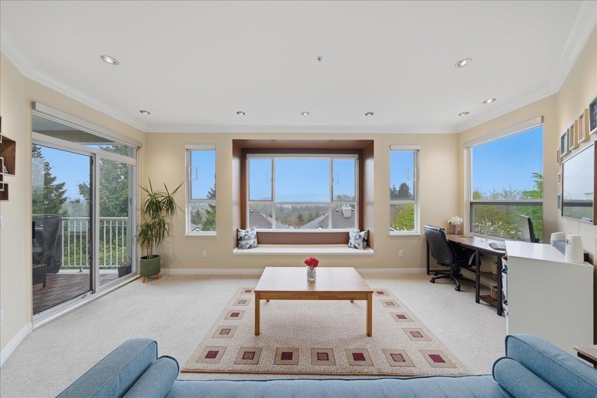 307 5270 OAKMOUNT CRESCENT Unit: 307