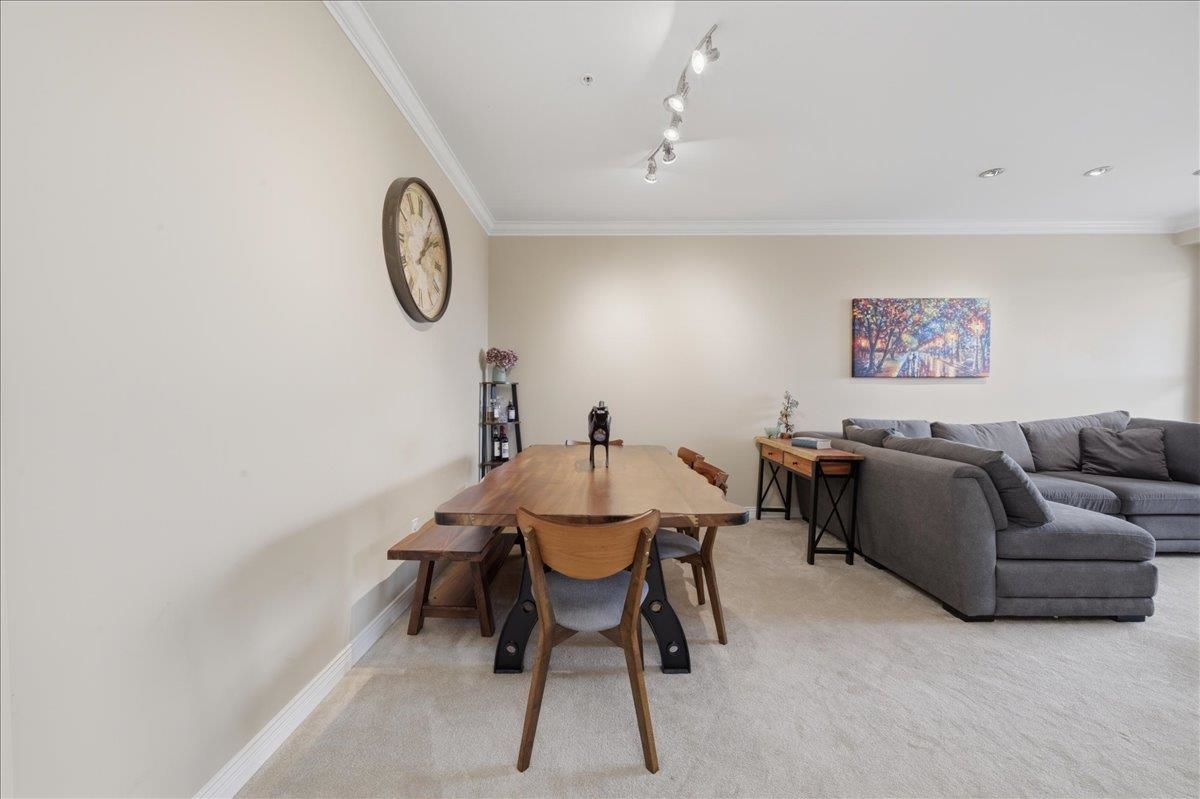 307 5270 OAKMOUNT CRESCENT Unit: 307