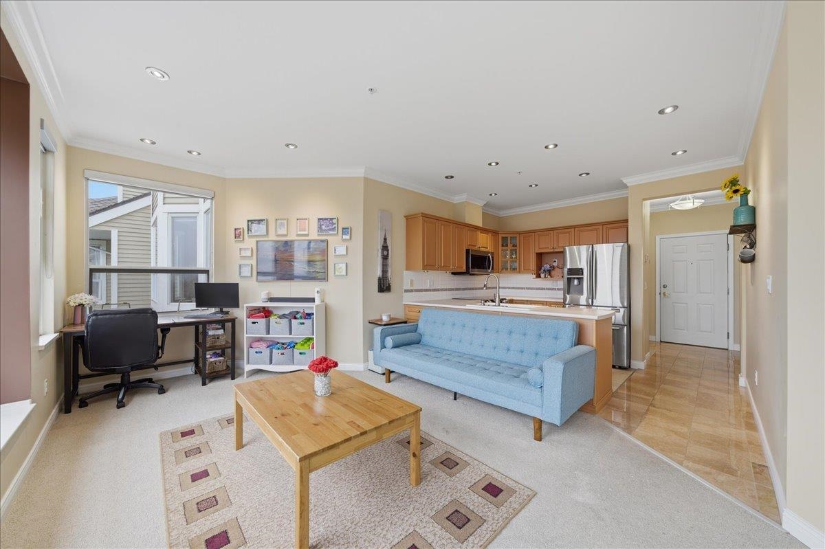 307 5270 OAKMOUNT CRESCENT Unit: 307