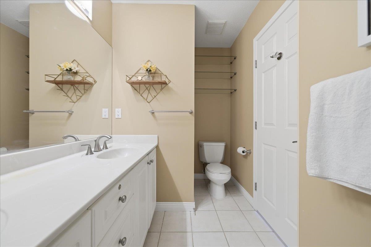 307 5270 OAKMOUNT CRESCENT Unit: 307