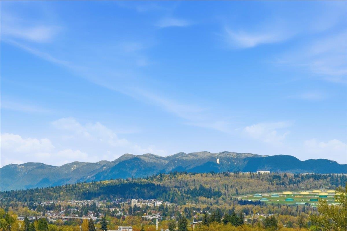 307 5270 OAKMOUNT CRESCENT Unit: 307