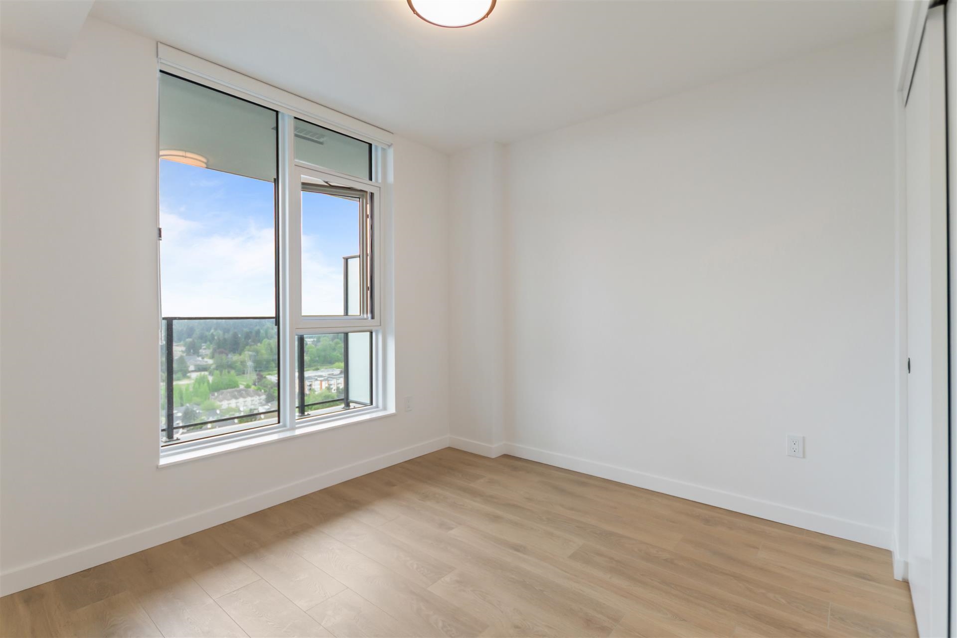 2707 13738 CENTRAL AVENUE Unit: 2707