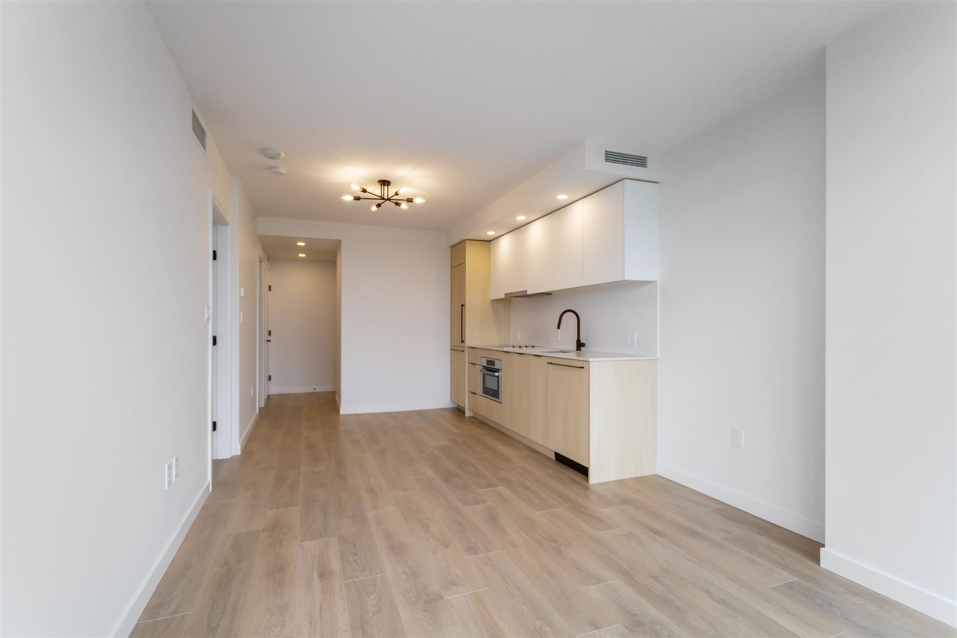2707 13738 CENTRAL AVENUE Unit: 2707