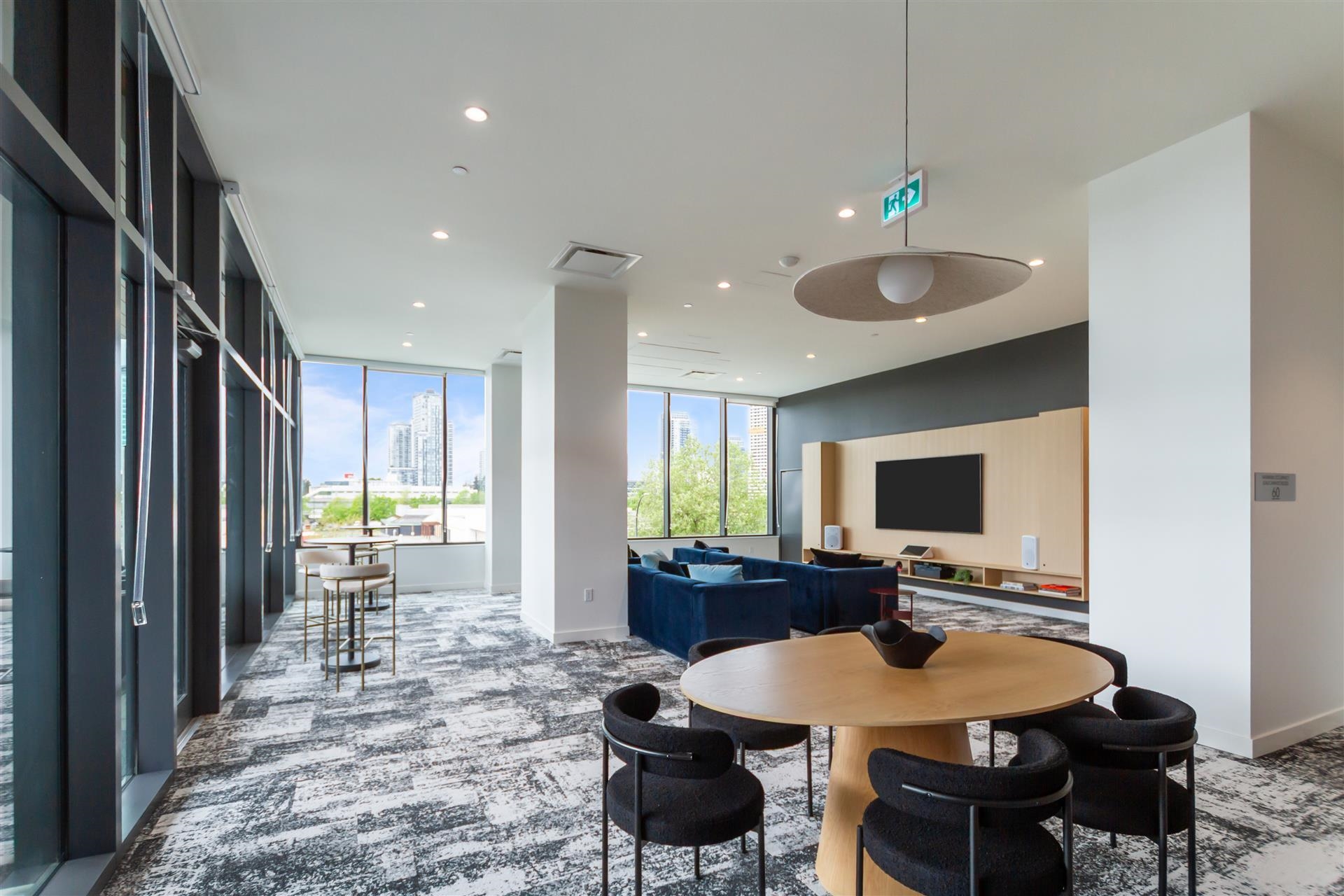 2707 13738 CENTRAL AVENUE Unit: 2707
