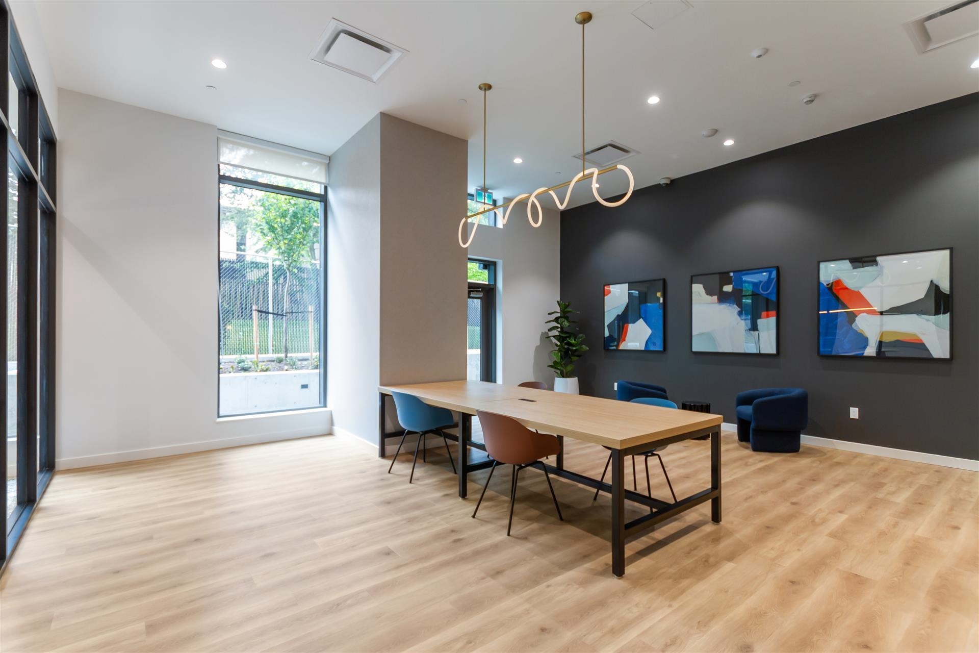 2707 13738 CENTRAL AVENUE Unit: 2707