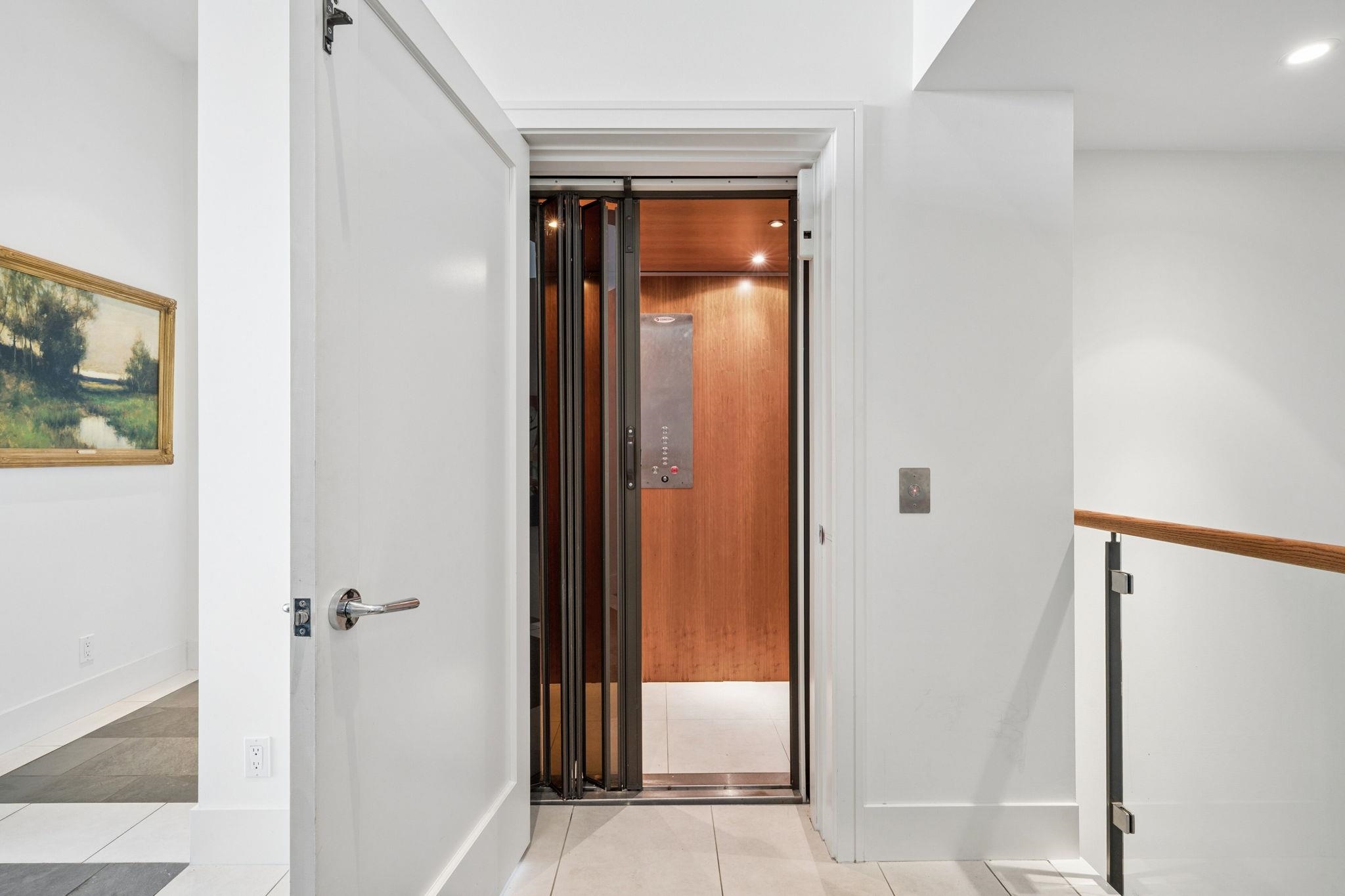 PH2 2245 TWIN CREEK PLACE Unit: PH2