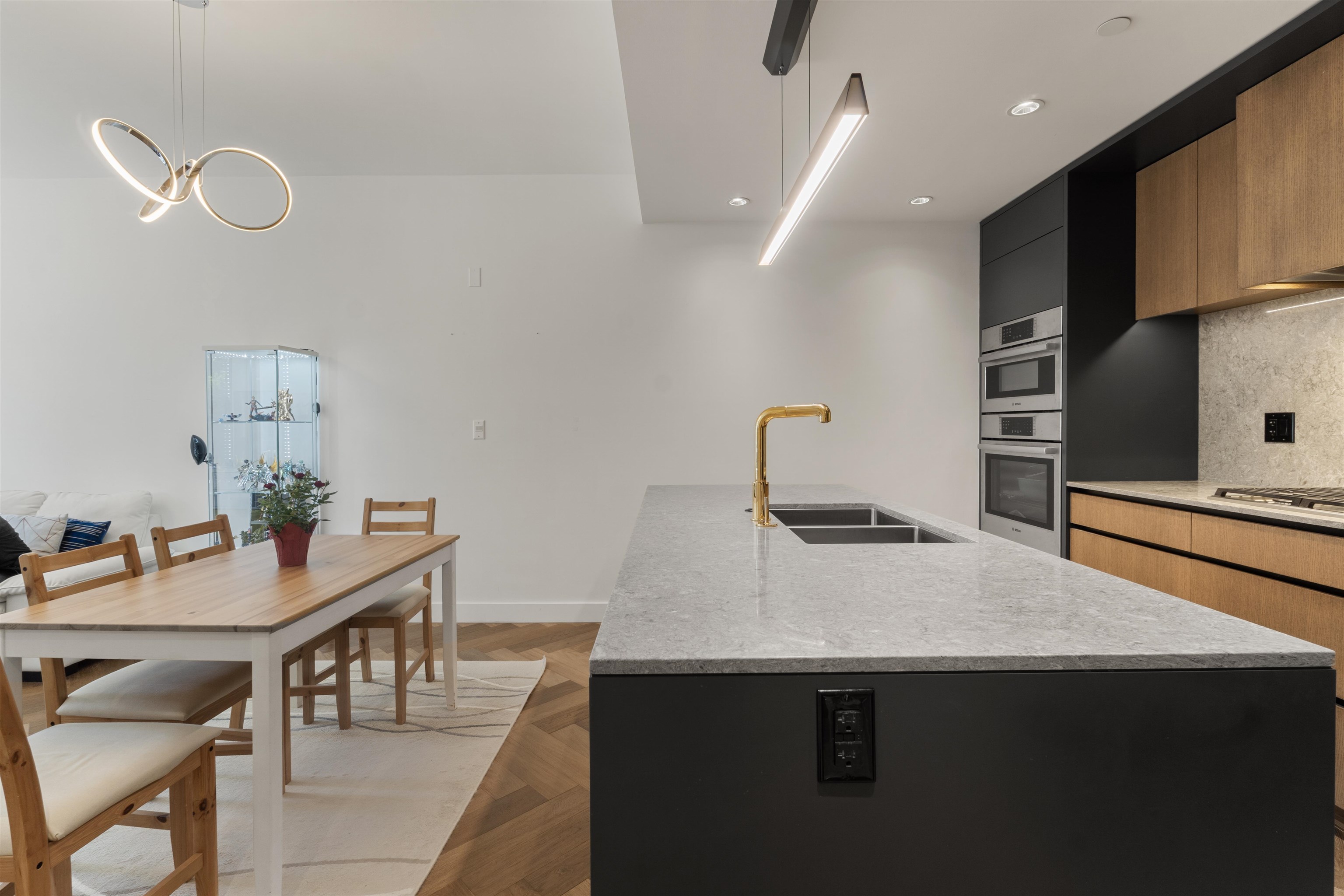 107 458 W 63RD AVENUE Unit: 107
