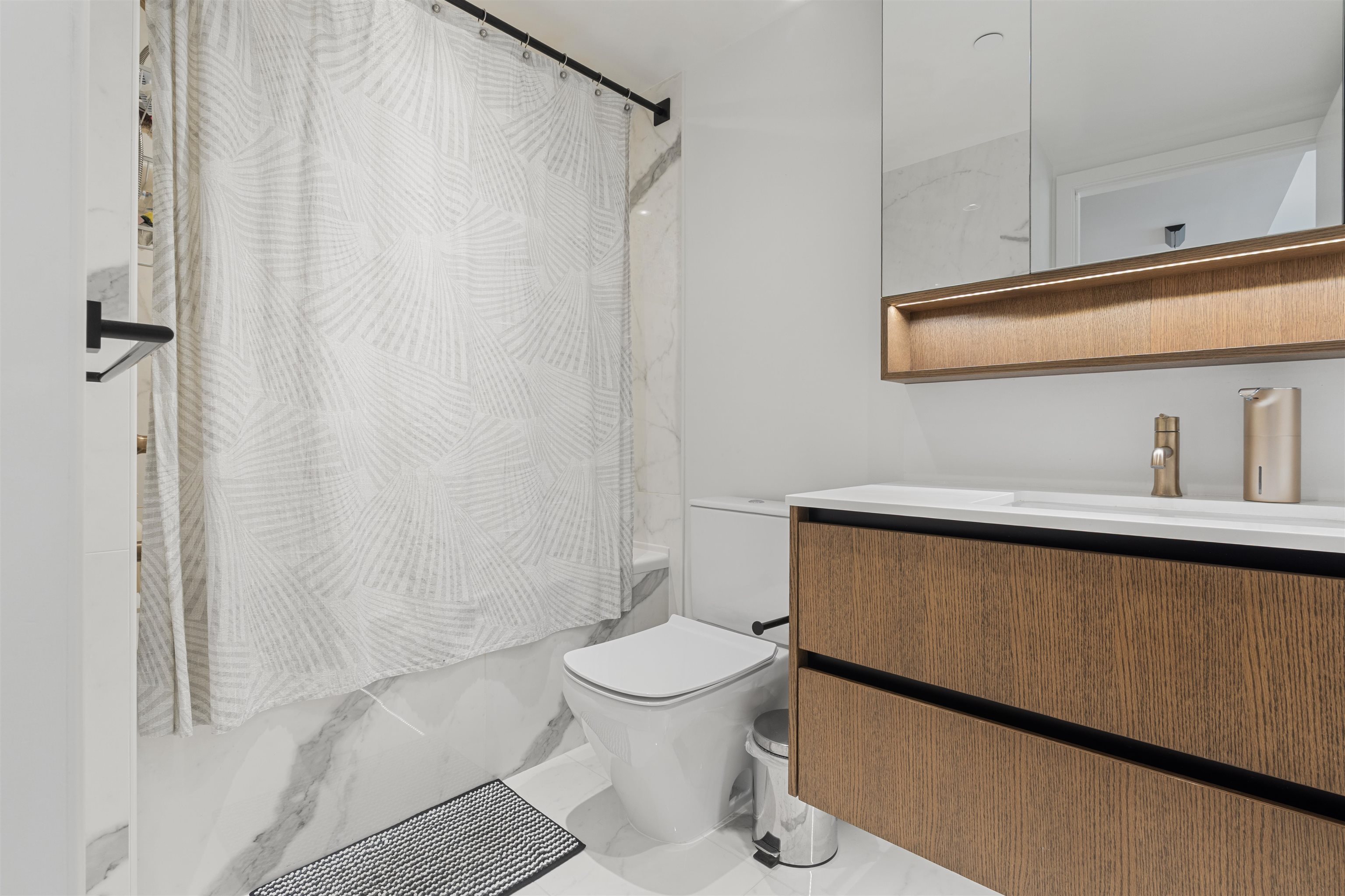 107 458 W 63RD AVENUE Unit: 107