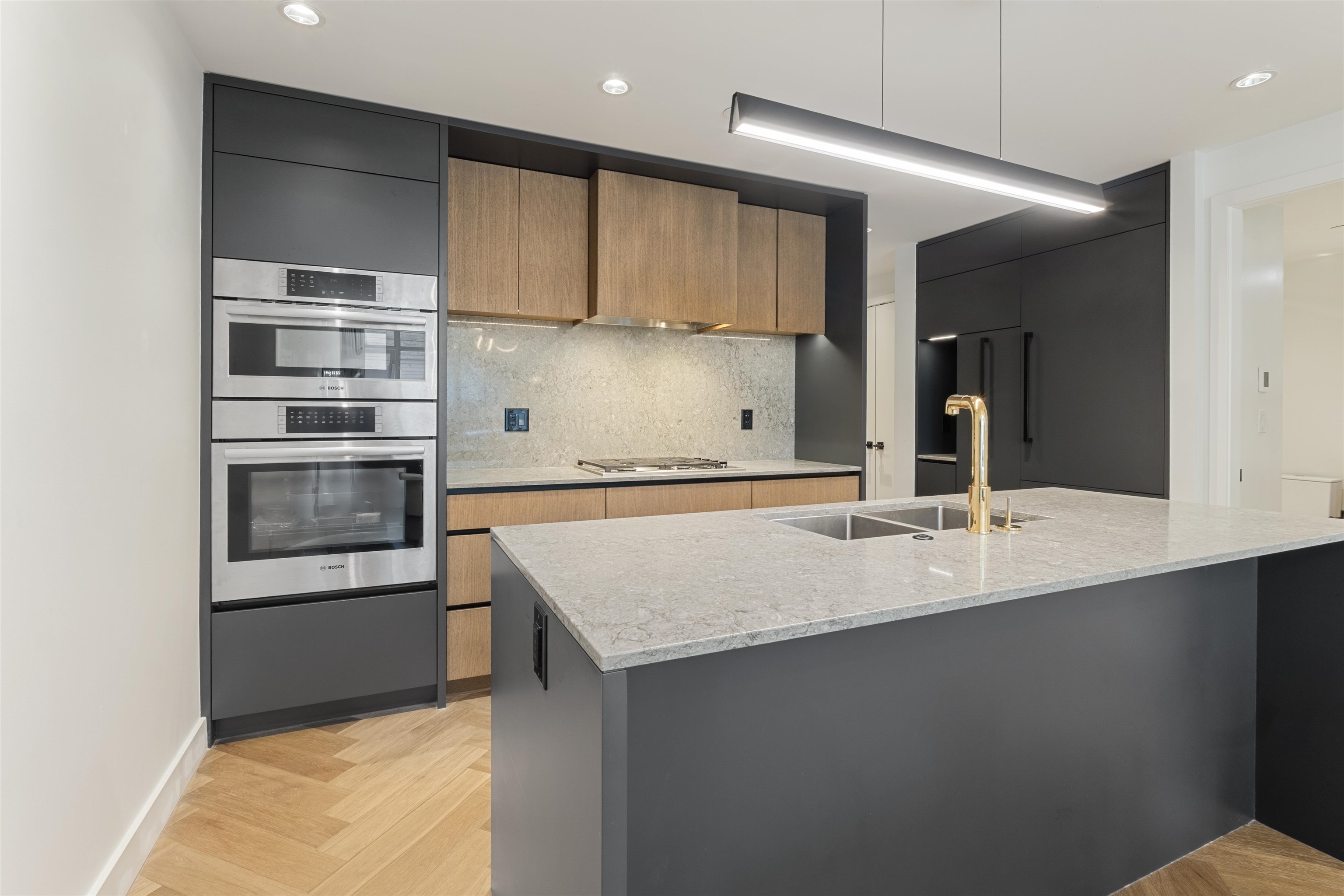 107 458 W 63RD AVENUE Unit: 107