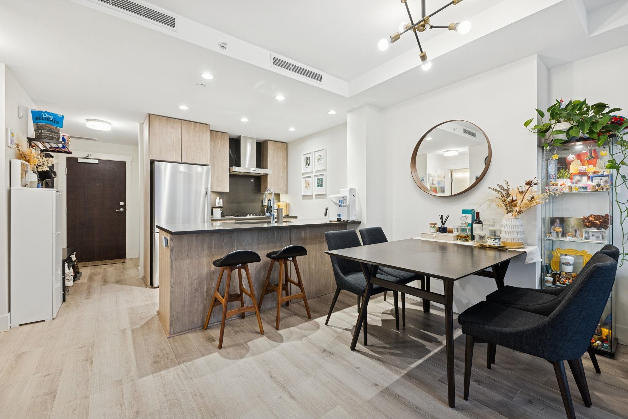 305 10788 NO. 5 ROAD Unit: 305
