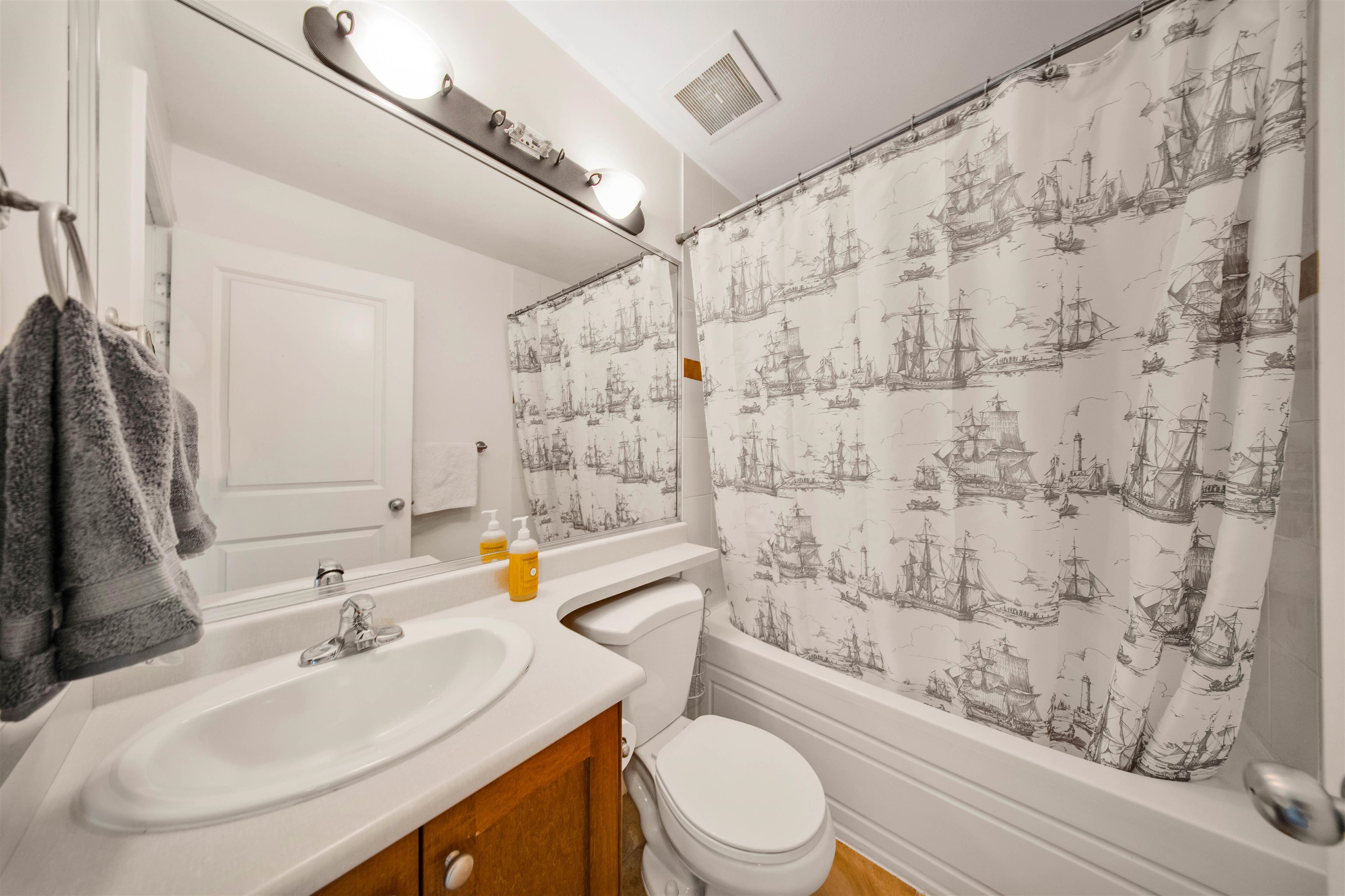 22 6238 192 STREET Unit: 22