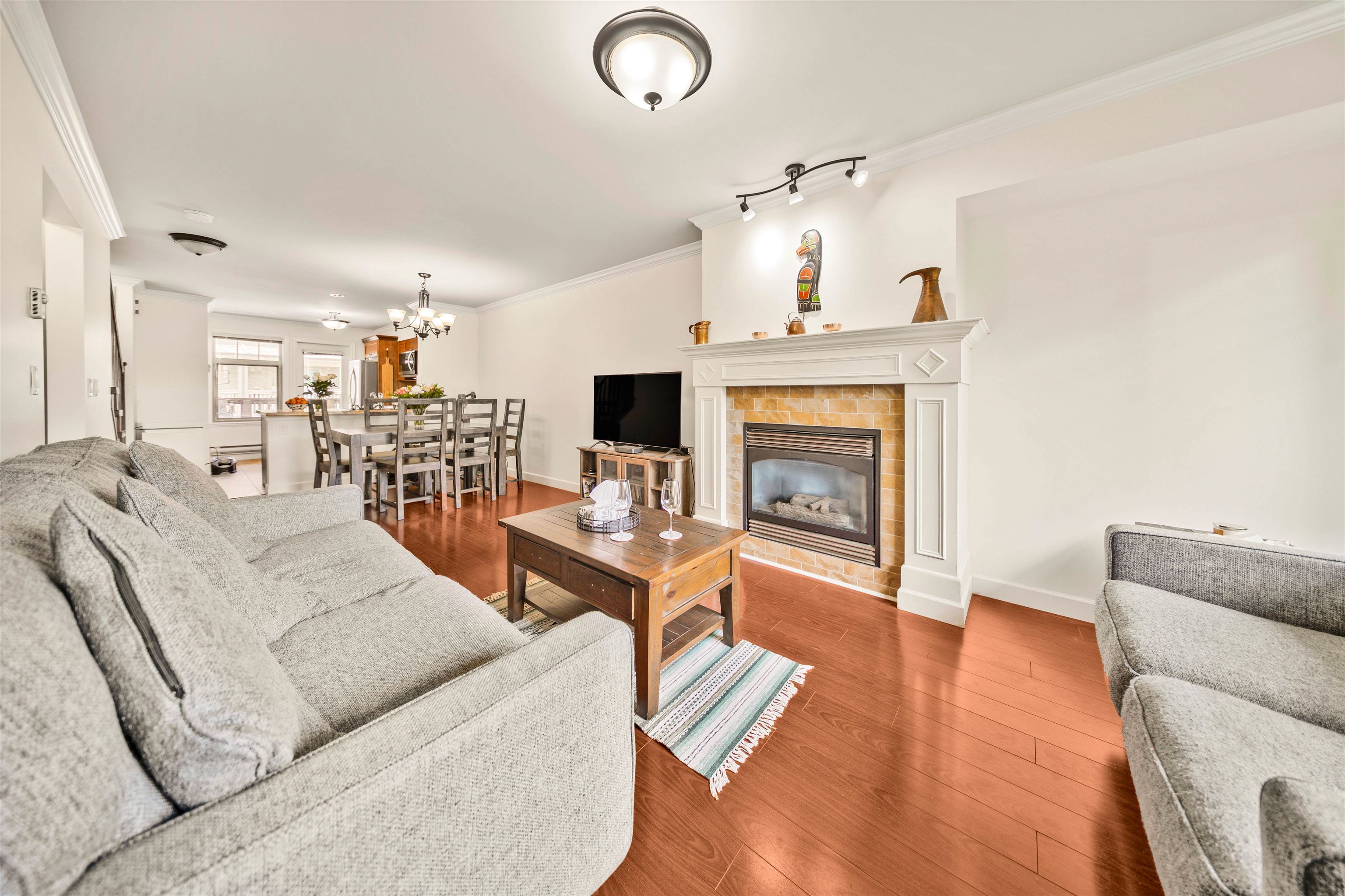 22 6238 192 STREET Unit: 22