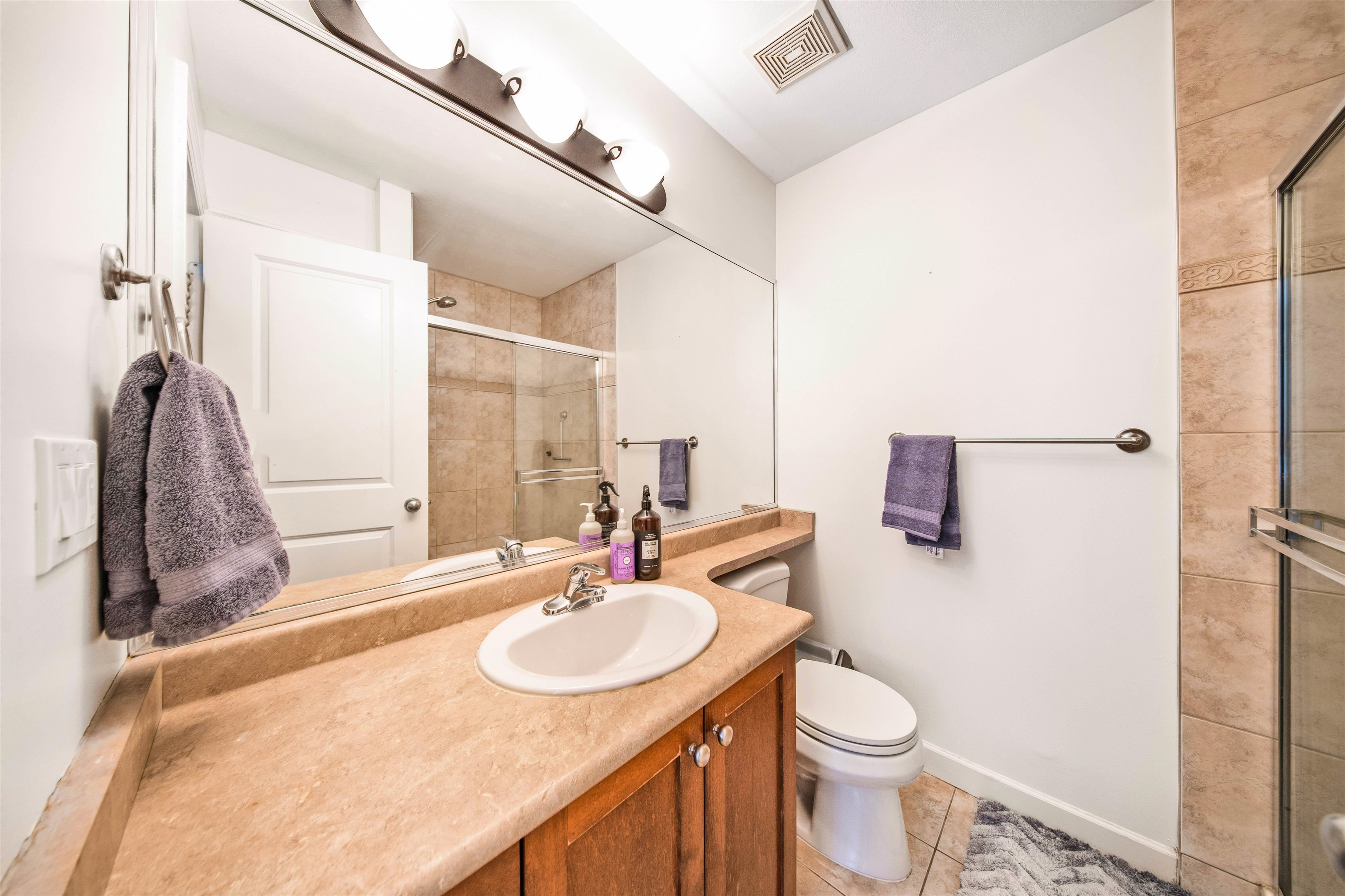 22 6238 192 STREET Unit: 22