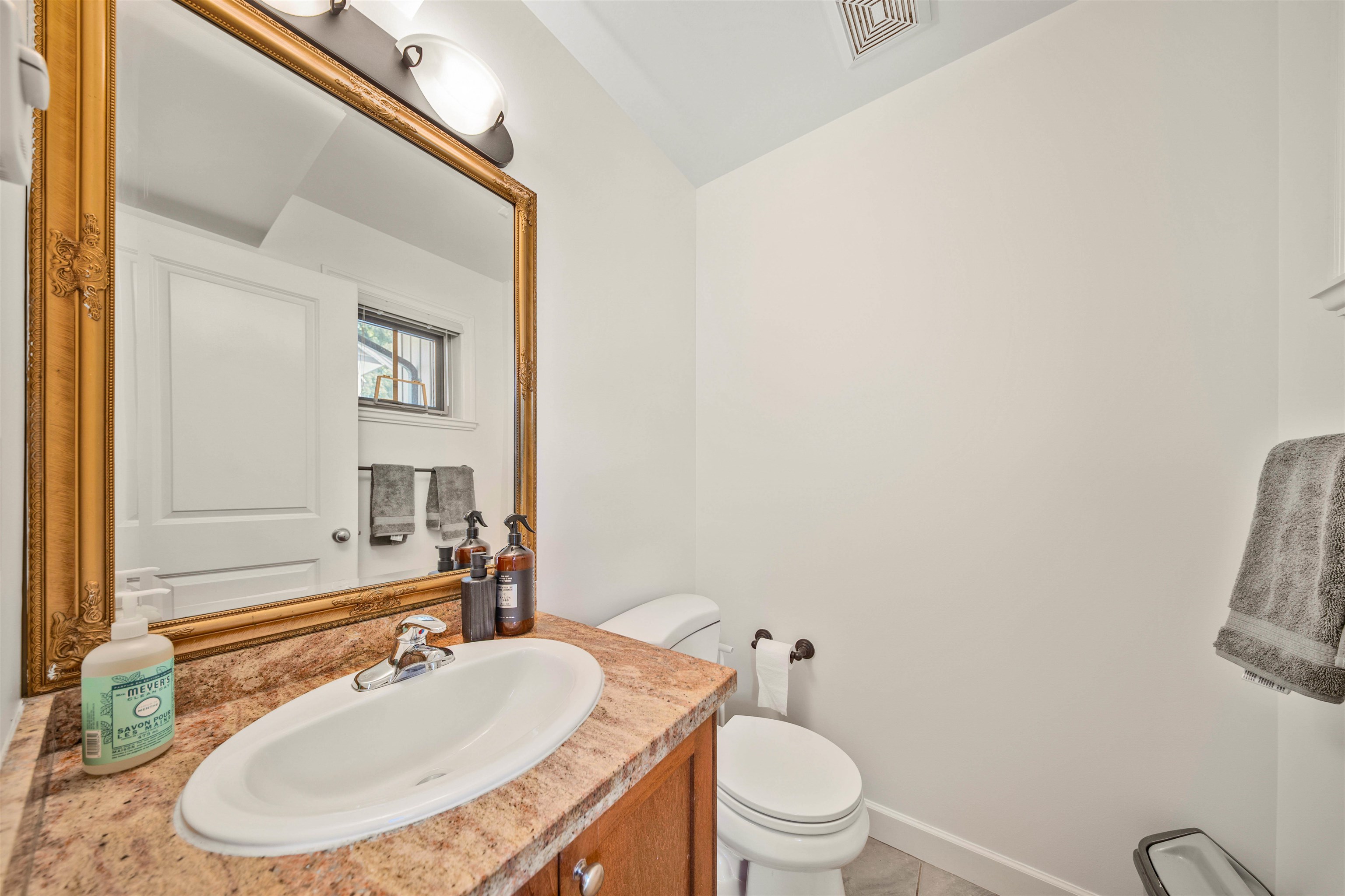 22 6238 192 STREET Unit: 22