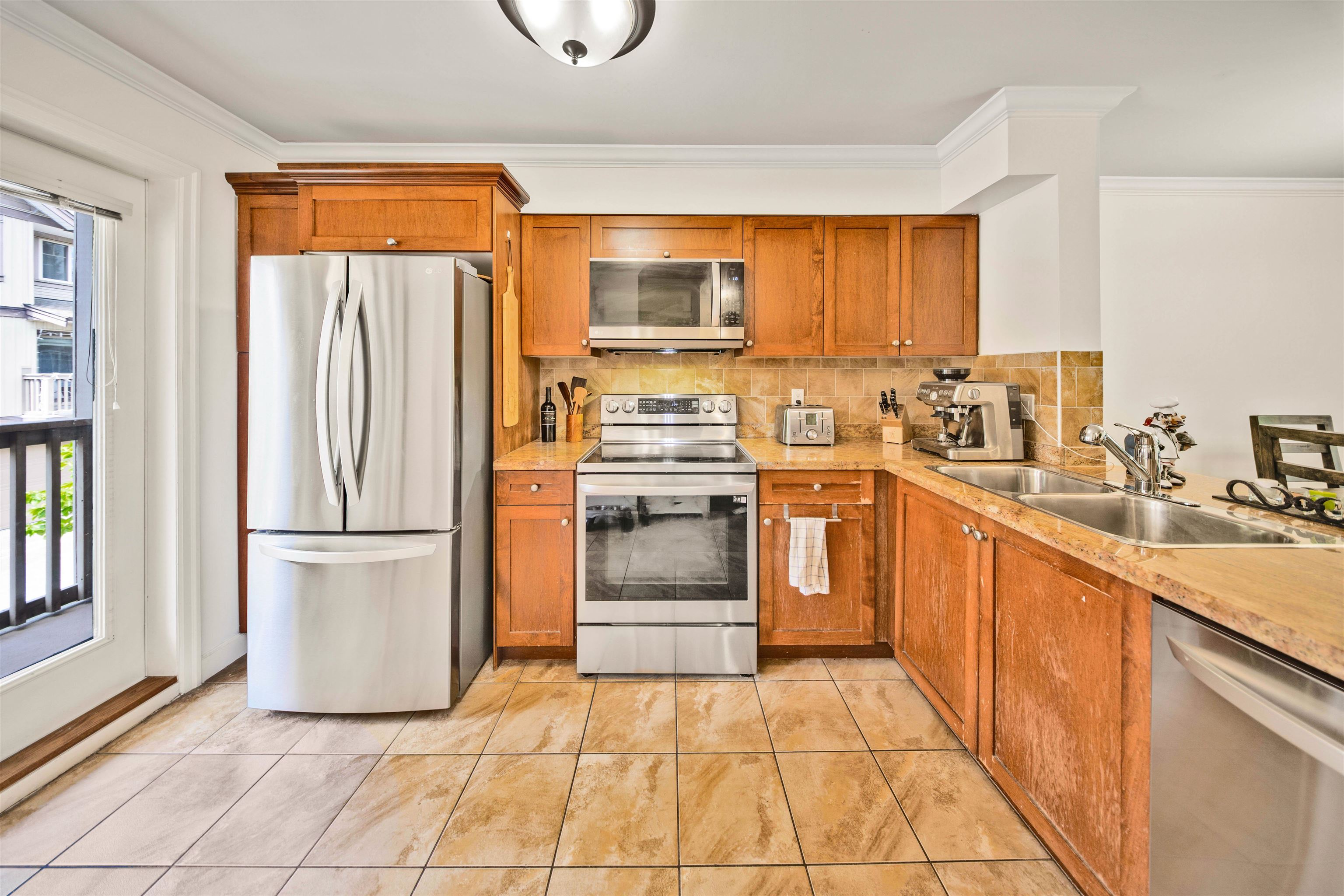 22 6238 192 STREET Unit: 22