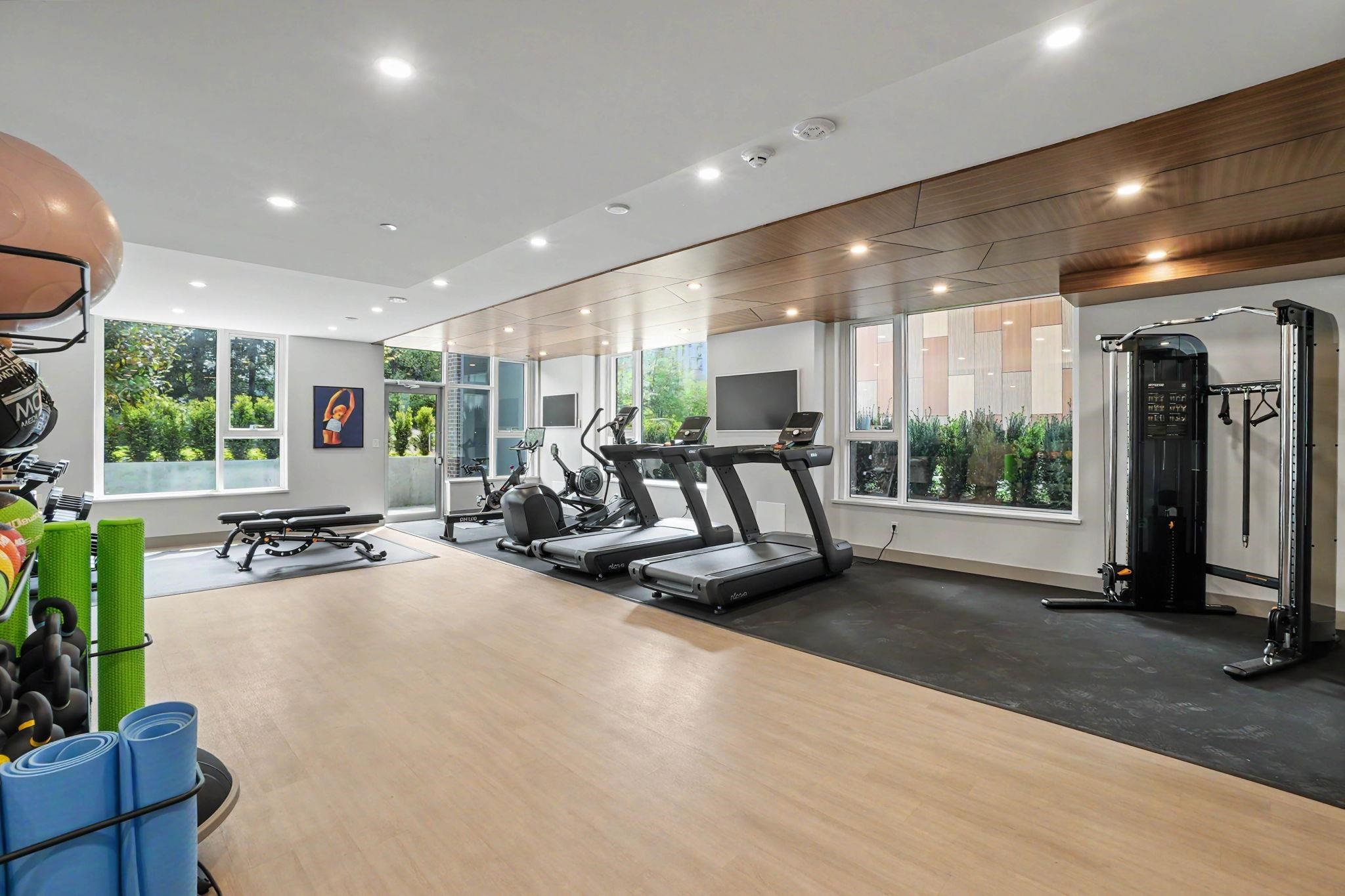 414 423 6TH STREET Unit: 414