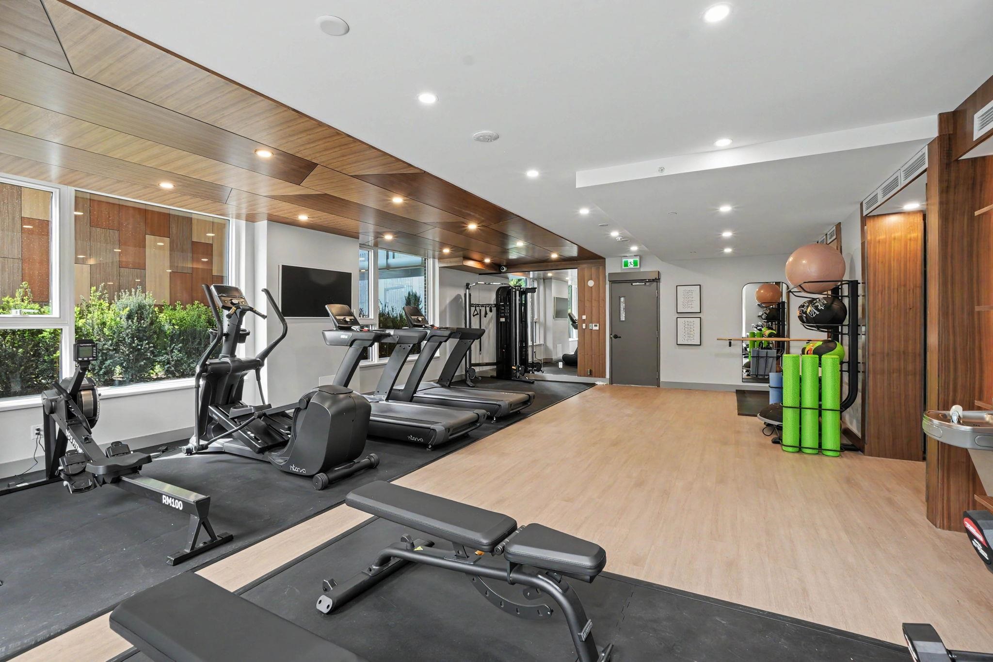 414 423 6TH STREET Unit: 414
