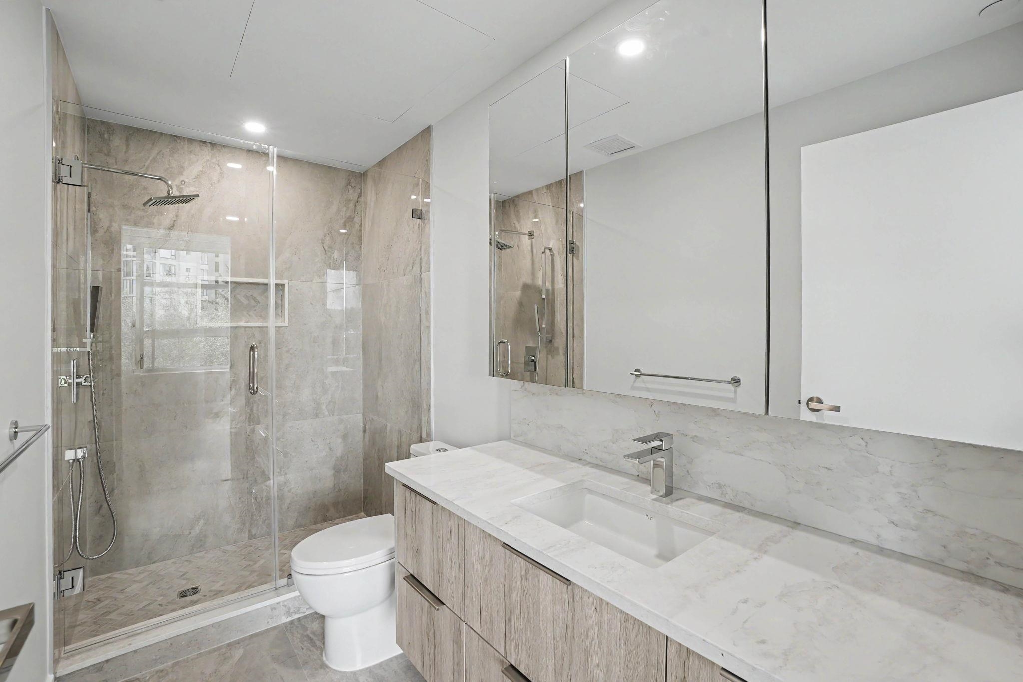 414 423 6TH STREET Unit: 414