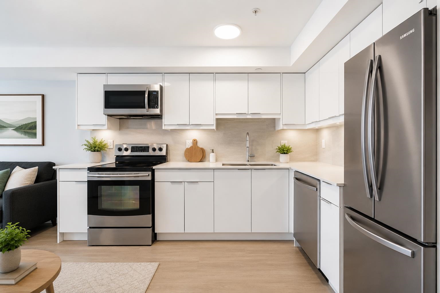 206 3050 KINGSWAY Unit: 206